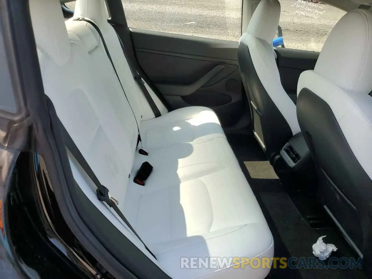 10 Photograph of a damaged car 5YJ3E1EB4PF662688 TESLA MODEL 3 2023