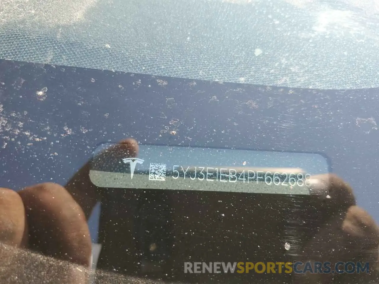 14 Photograph of a damaged car 5YJ3E1EB4PF662688 TESLA MODEL 3 2023