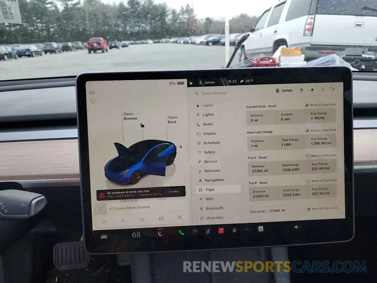 9 Photograph of a damaged car 5YJ3E1EB5PF390099 TESLA MODEL 3 2023