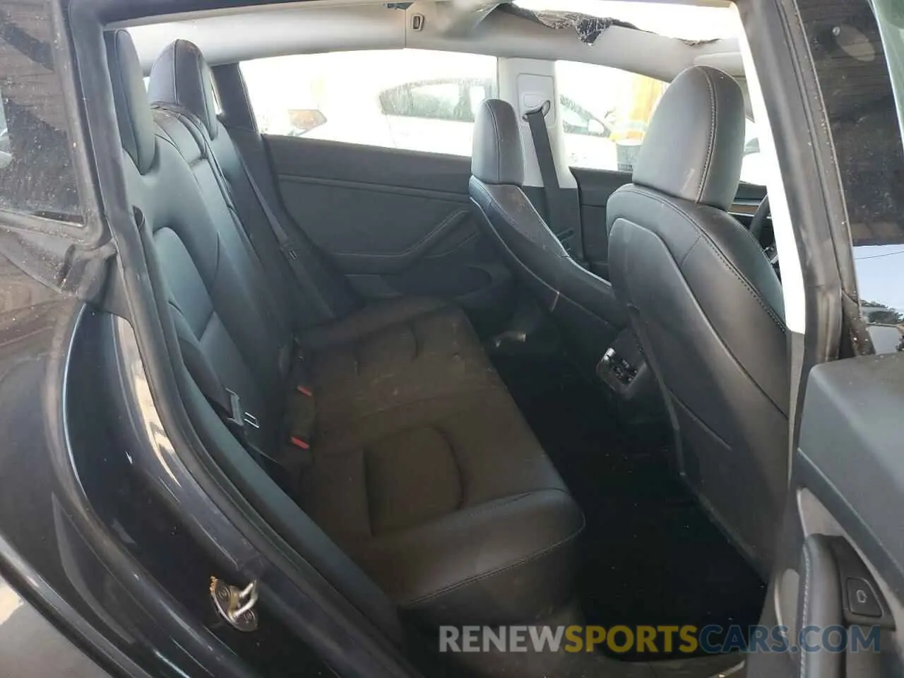 10 Photograph of a damaged car 5YJ3E1EB5PF593316 TESLA MODEL 3 2023