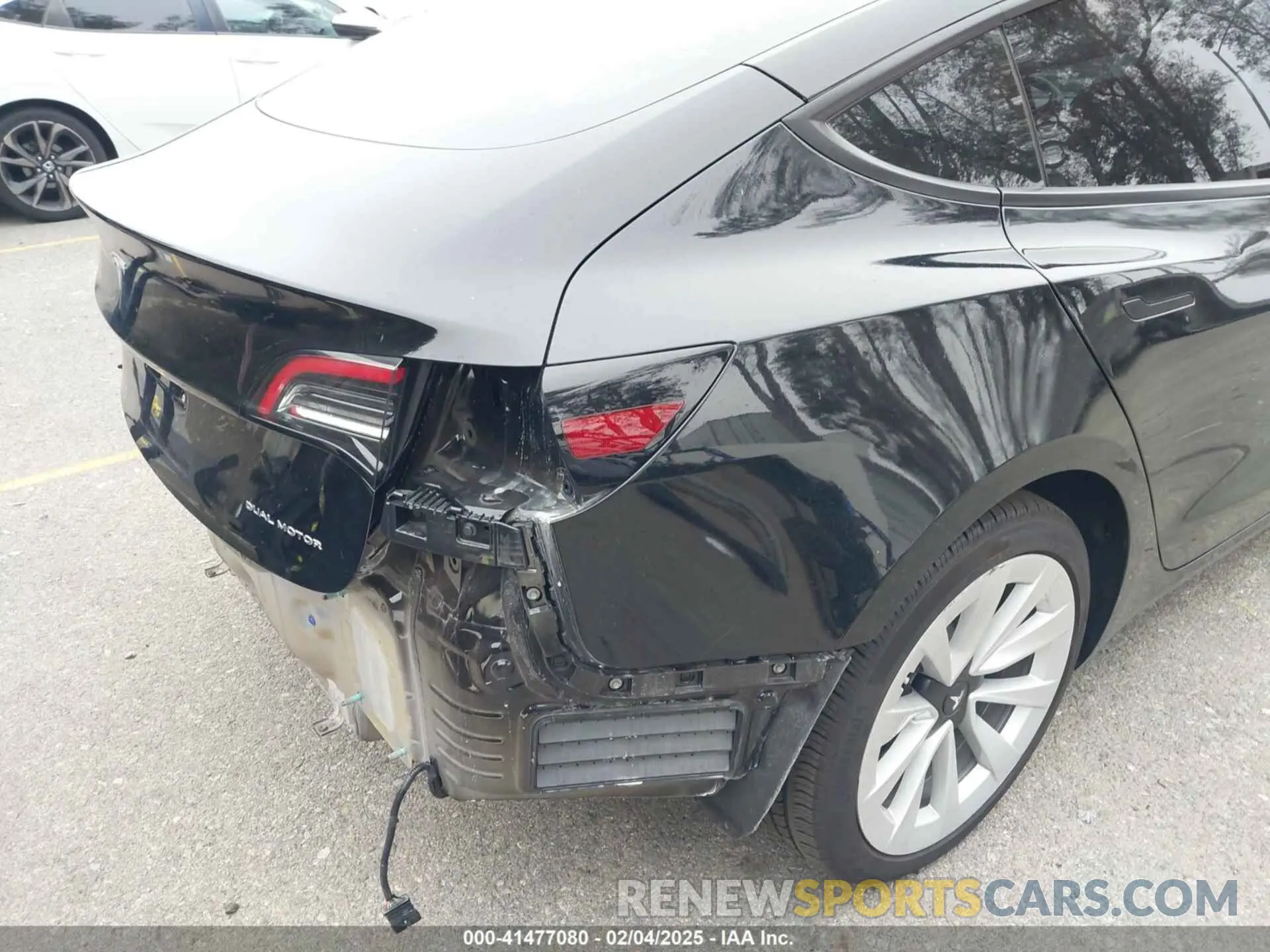 20 Photograph of a damaged car 5YJ3E1EB5PF594787 TESLA MODEL 3 2023