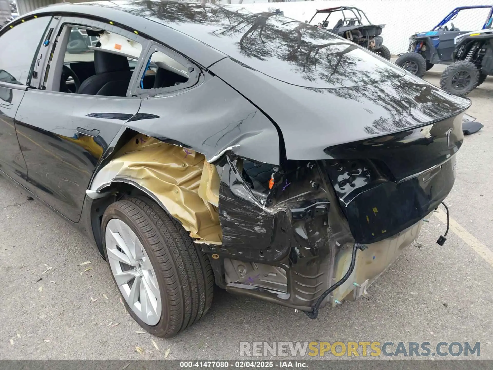 6 Photograph of a damaged car 5YJ3E1EB5PF594787 TESLA MODEL 3 2023