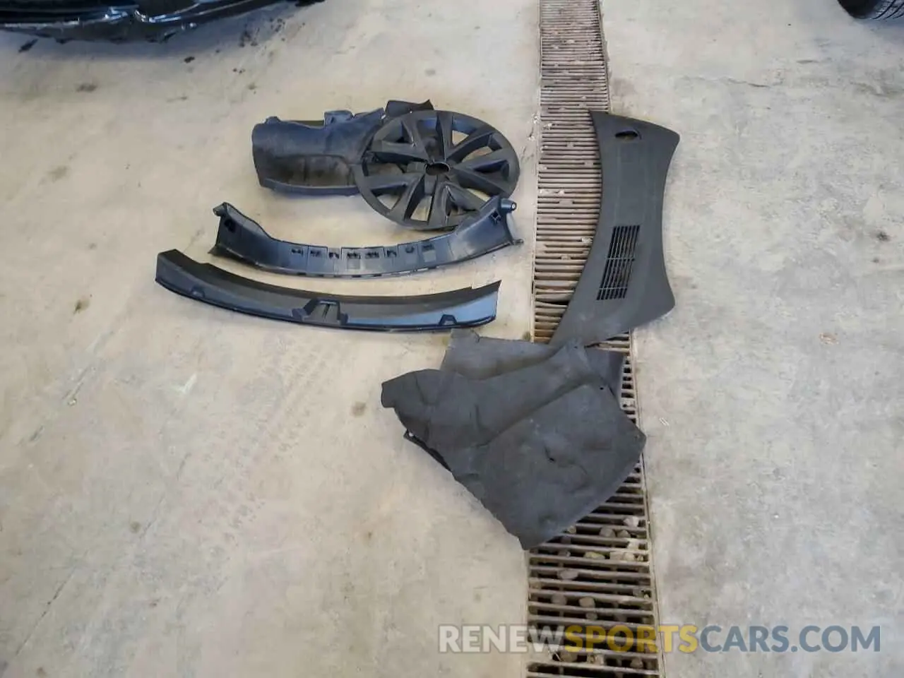 12 Photograph of a damaged car 5YJ3E1EB5PF661601 TESLA MODEL 3 2023
