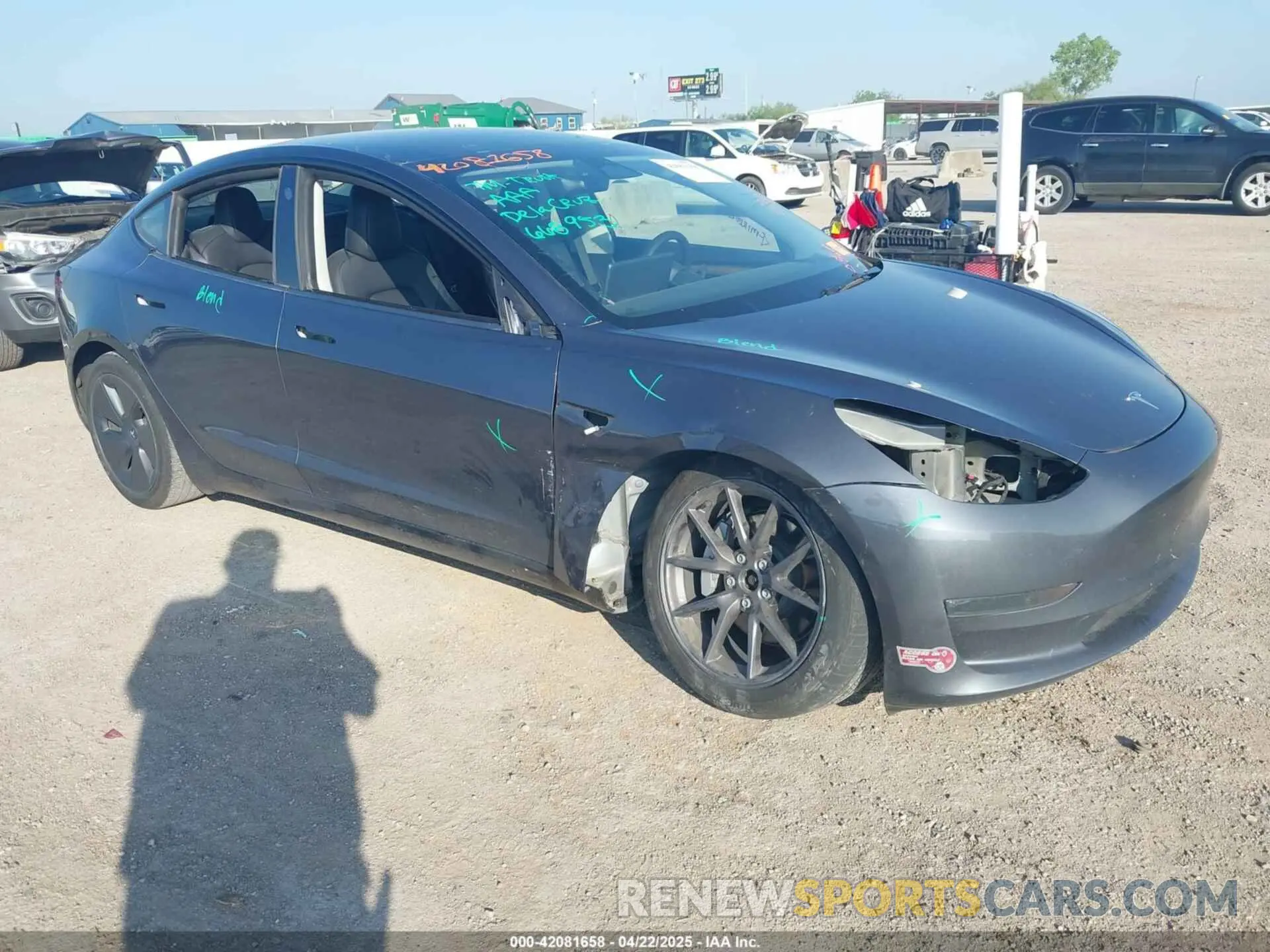 1 Photograph of a damaged car 5YJ3E1EB5PF668953 TESLA MODEL 3 2023