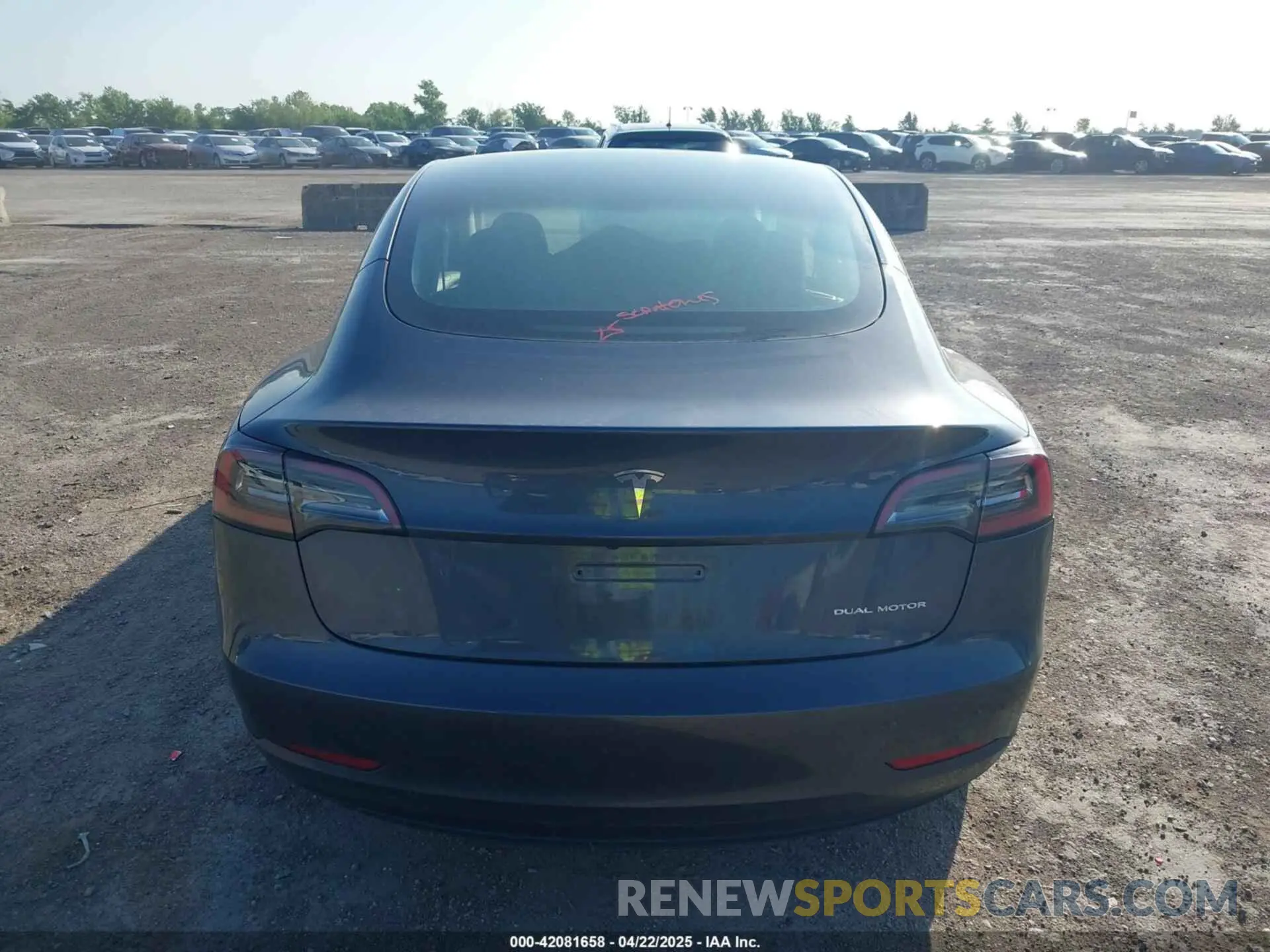 16 Photograph of a damaged car 5YJ3E1EB5PF668953 TESLA MODEL 3 2023