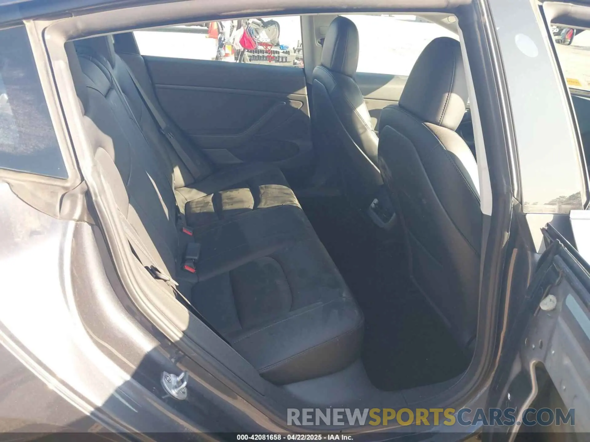 8 Photograph of a damaged car 5YJ3E1EB5PF668953 TESLA MODEL 3 2023