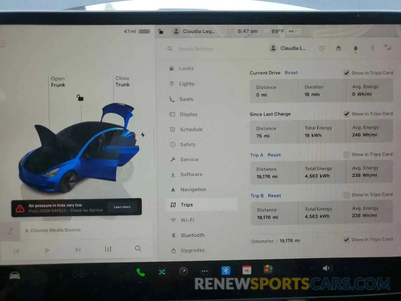9 Photograph of a damaged car 5YJ3E1EB5PF711798 TESLA MODEL 3 2023