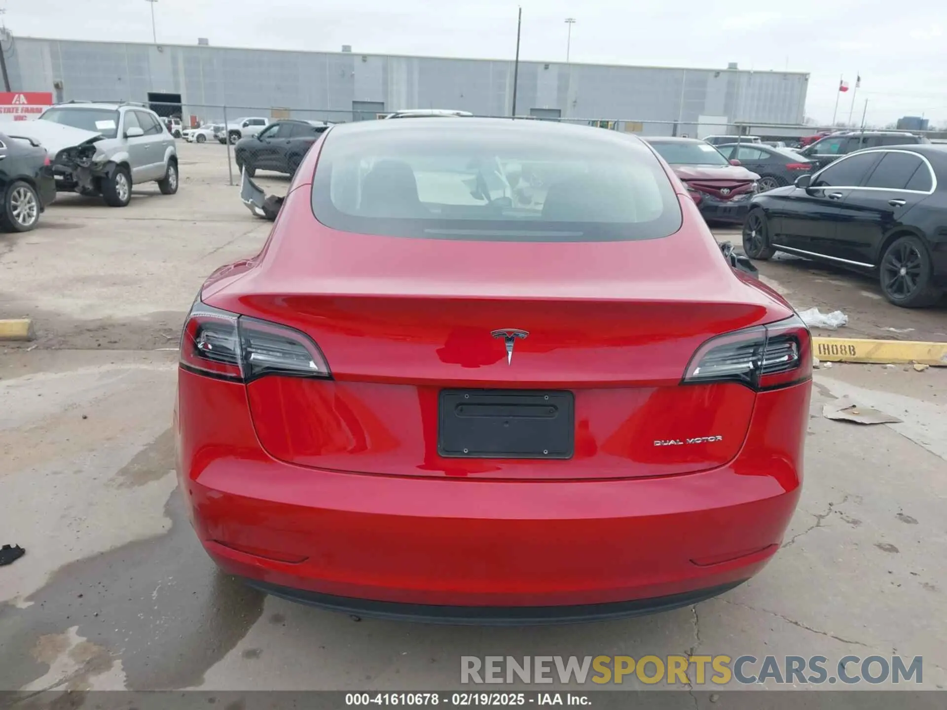 16 Photograph of a damaged car 5YJ3E1EB6PF388801 TESLA MODEL 3 2023