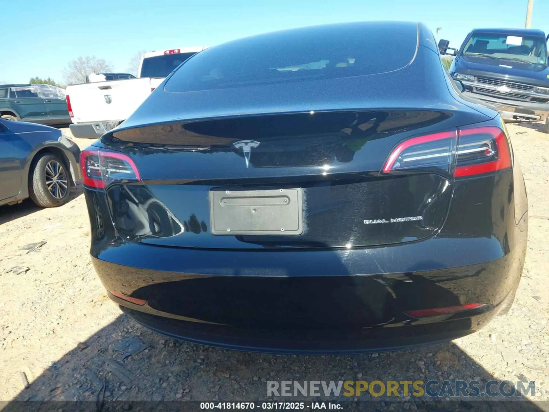 17 Photograph of a damaged car 5YJ3E1EB6PF634116 TESLA MODEL 3 2023