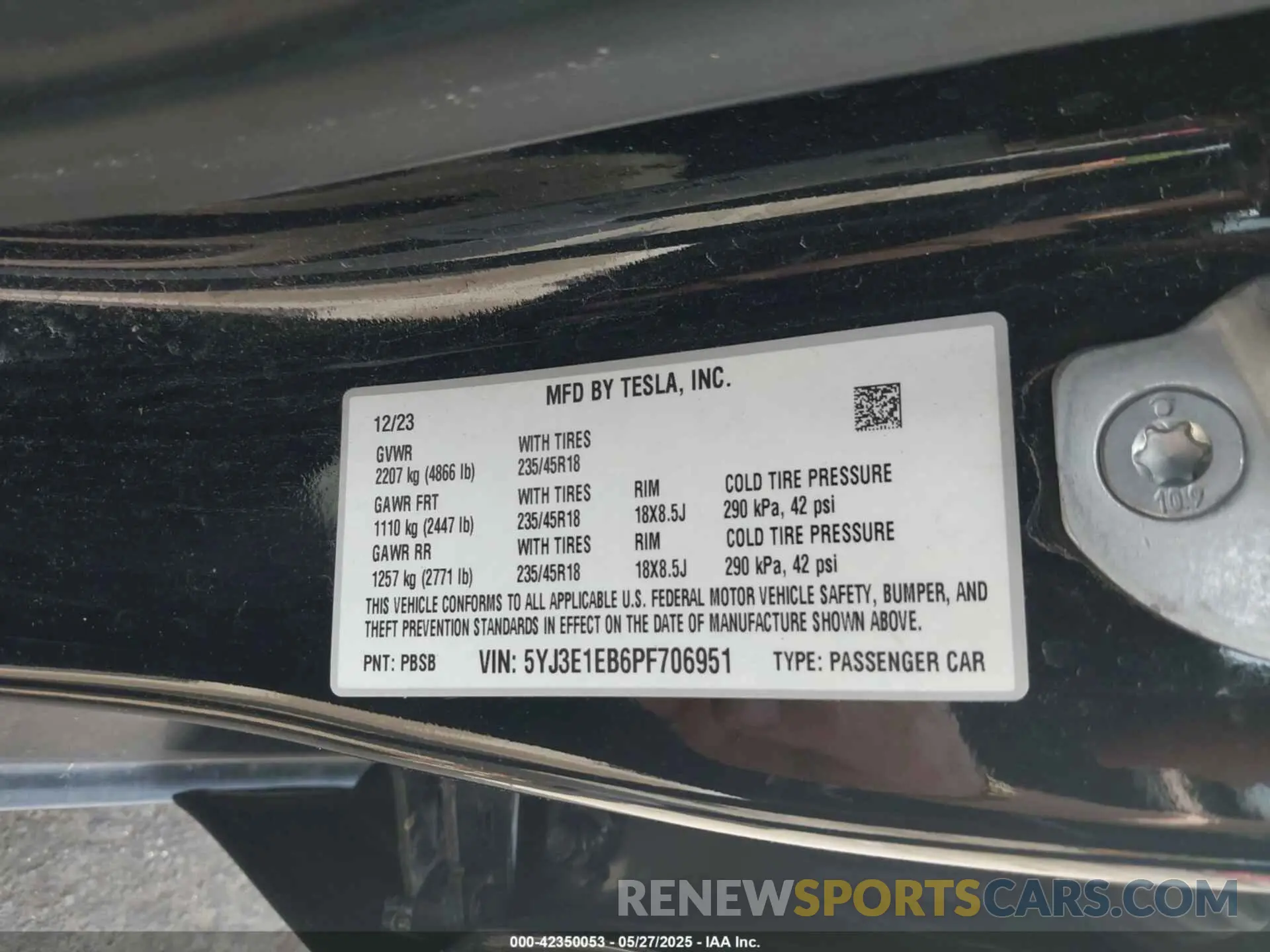 9 Photograph of a damaged car 5YJ3E1EB6PF706951 TESLA MODEL 3 2023
