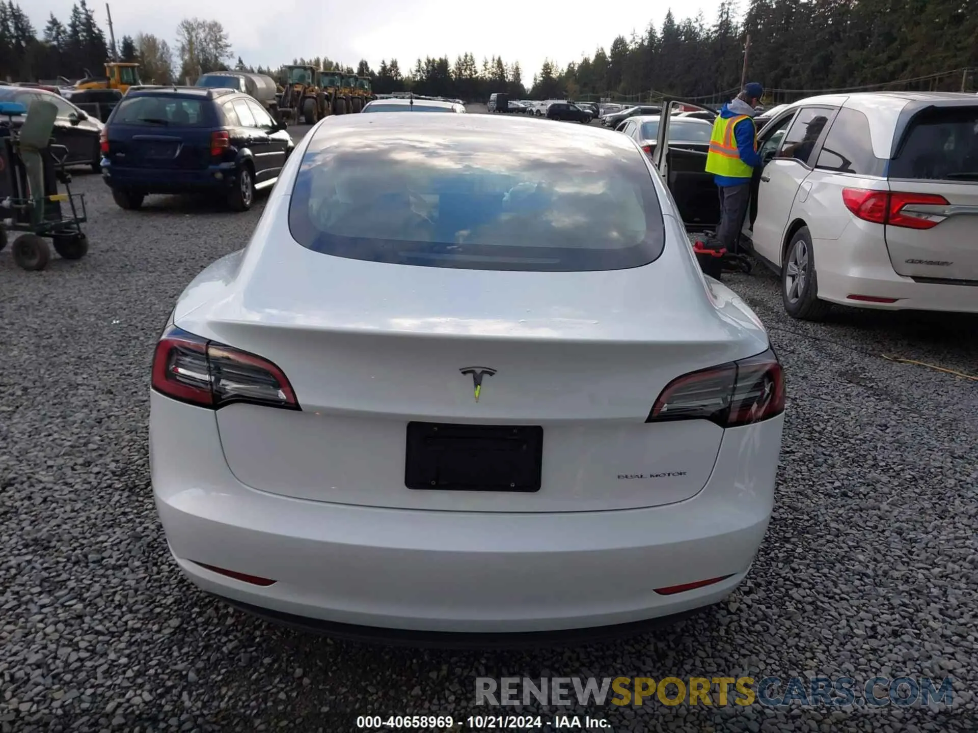 16 Photograph of a damaged car 5YJ3E1EB7PF603408 TESLA MODEL 3 2023