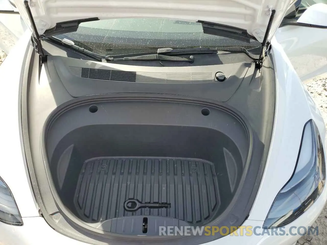 12 Photograph of a damaged car 5YJ3E1EB7PF686922 TESLA MODEL 3 2023