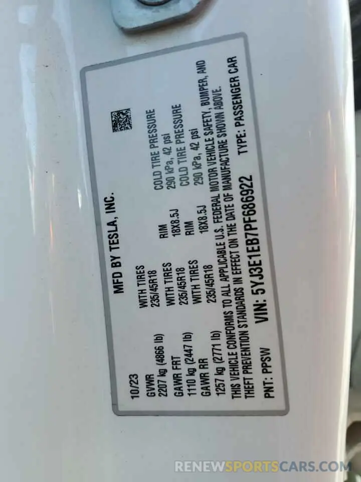 14 Photograph of a damaged car 5YJ3E1EB7PF686922 TESLA MODEL 3 2023