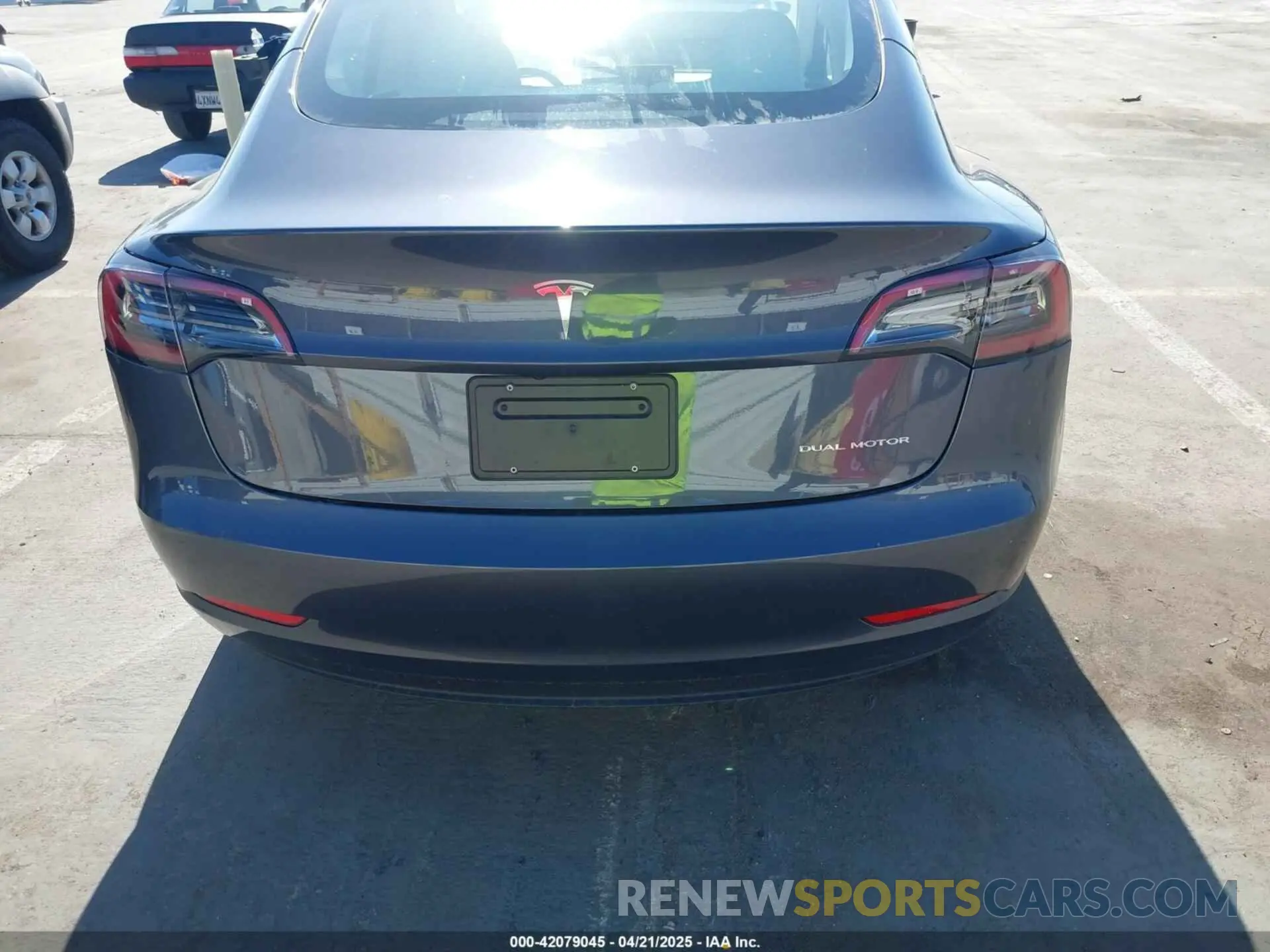 16 Photograph of a damaged car 5YJ3E1EB7PF704061 TESLA MODEL 3 2023