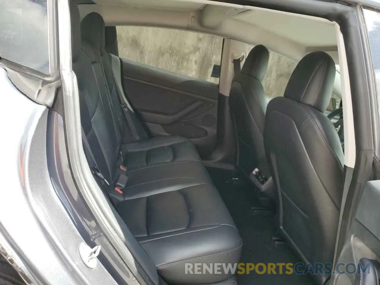 10 Photograph of a damaged car 5YJ3E1EB8PF392106 TESLA MODEL 3 2023