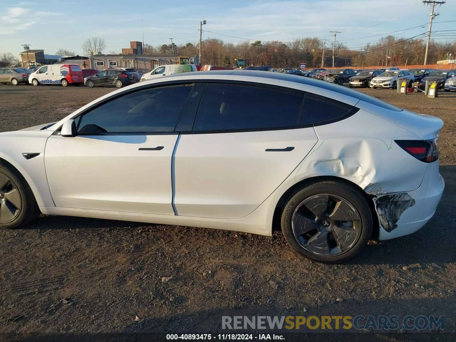 19 Photograph of a damaged car 5YJ3E1EB8PF604938 TESLA MODEL 3 2023