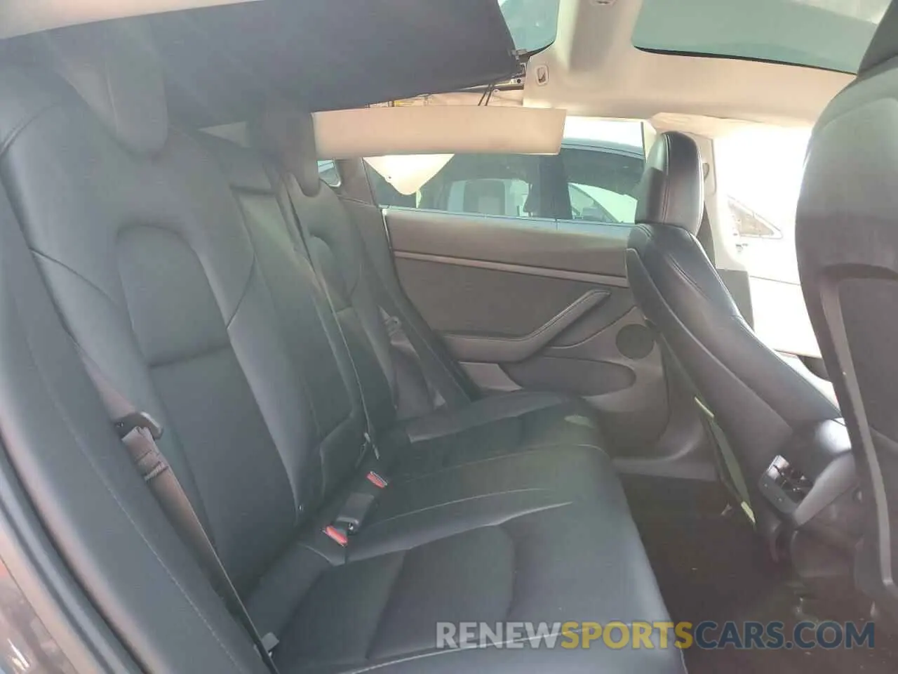 10 Photograph of a damaged car 5YJ3E1EB8PF634487 TESLA MODEL 3 2023