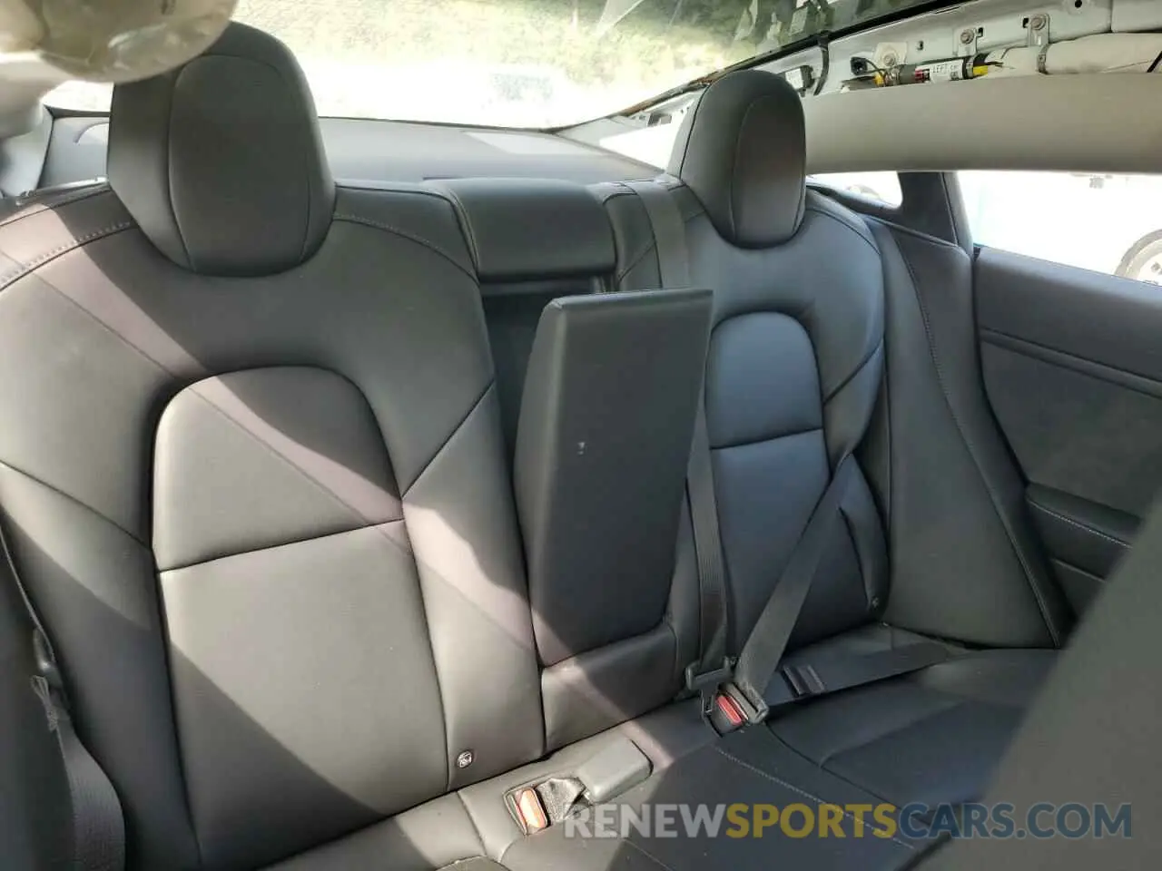 10 Photograph of a damaged car 5YJ3E1EB9PF386556 TESLA MODEL 3 2023