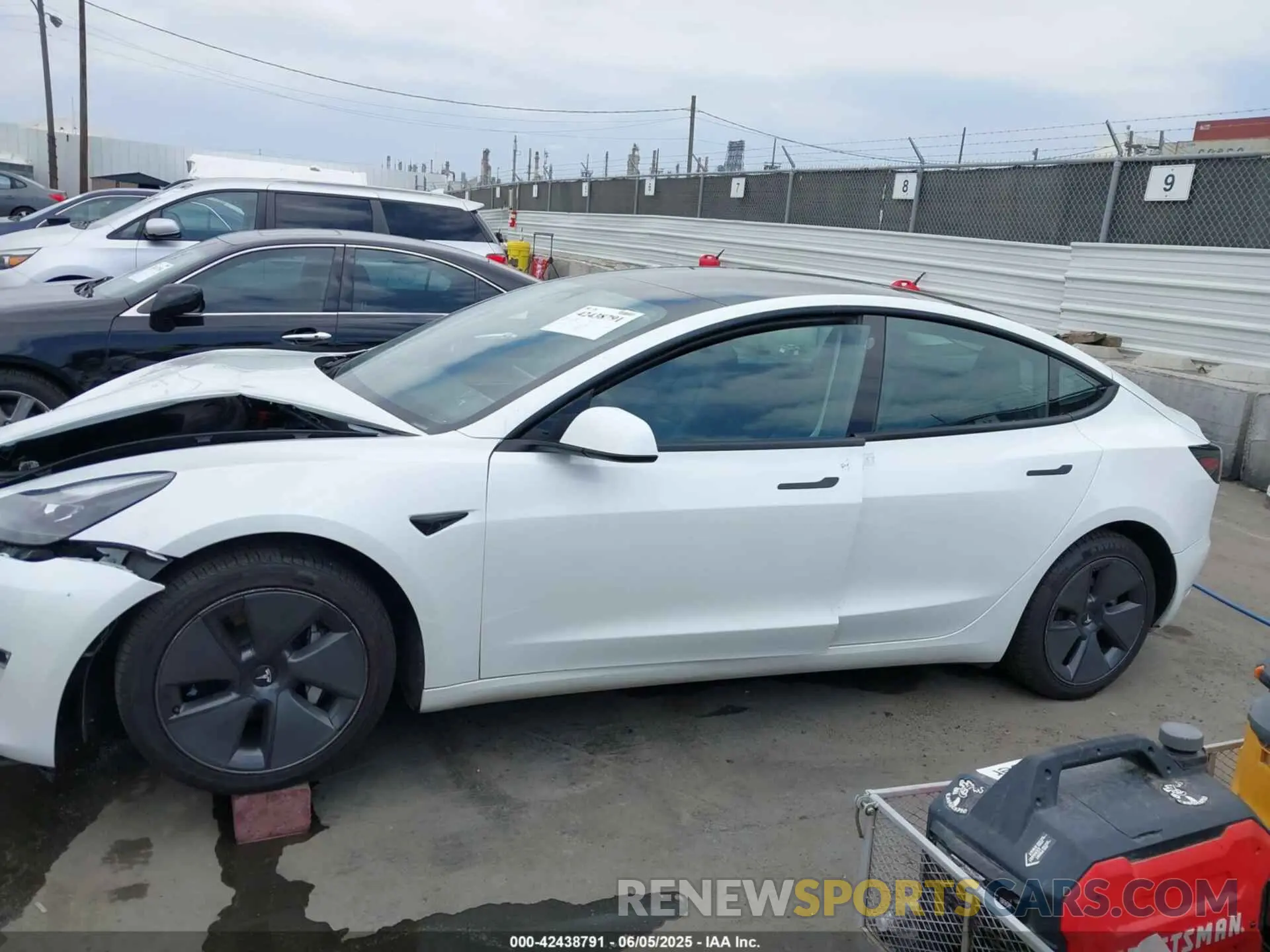 14 Photograph of a damaged car 5YJ3E1EB9PF393085 TESLA MODEL 3 2023