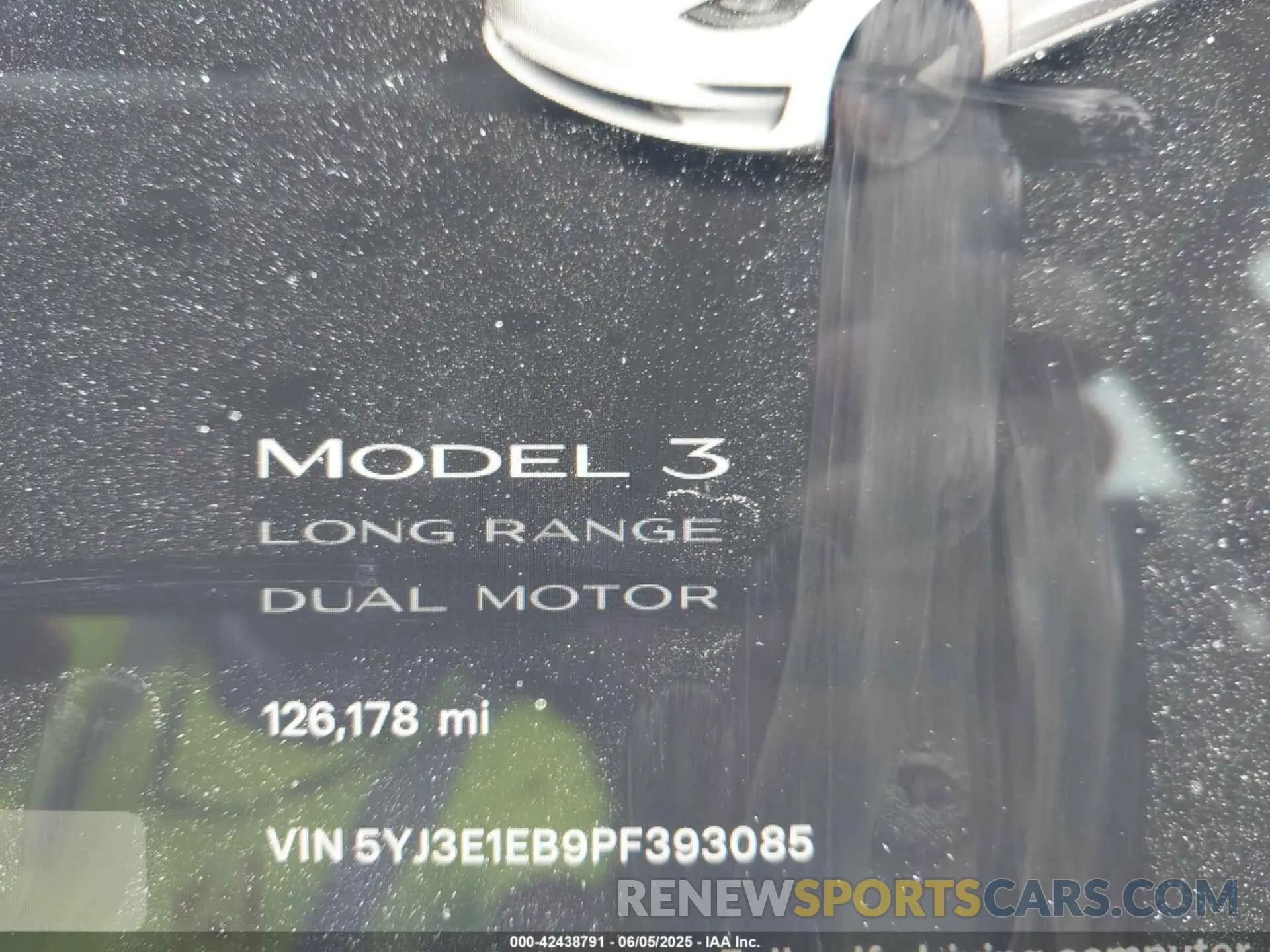 15 Photograph of a damaged car 5YJ3E1EB9PF393085 TESLA MODEL 3 2023