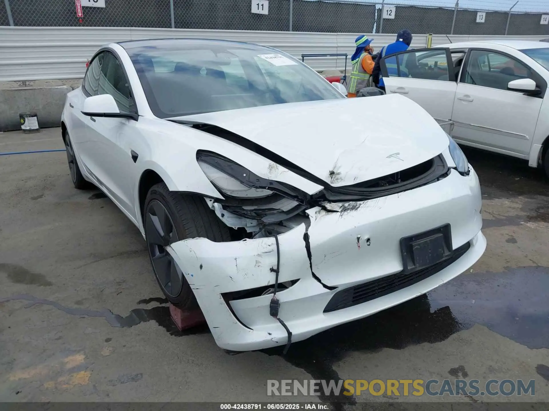 6 Photograph of a damaged car 5YJ3E1EB9PF393085 TESLA MODEL 3 2023