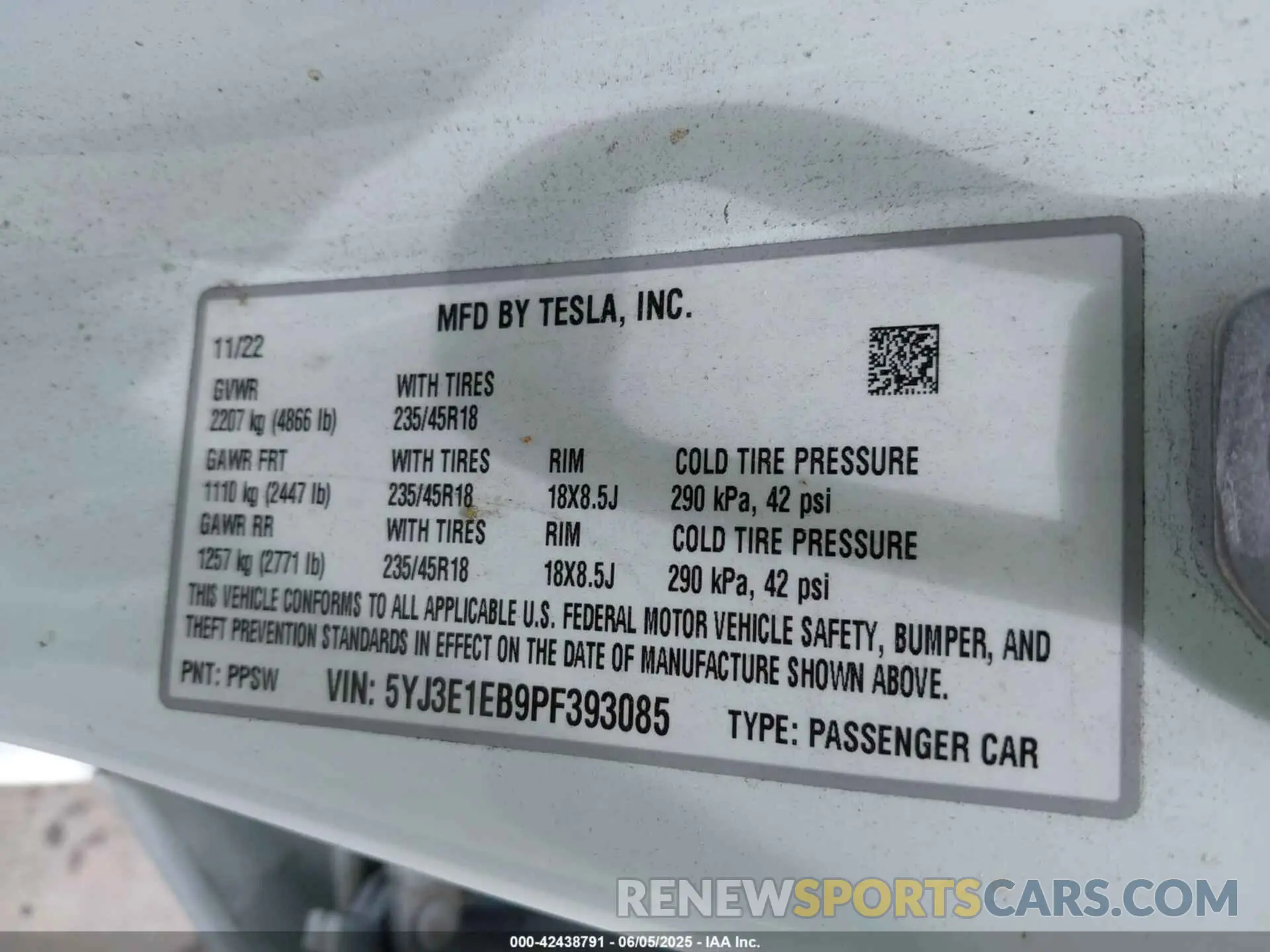 9 Photograph of a damaged car 5YJ3E1EB9PF393085 TESLA MODEL 3 2023