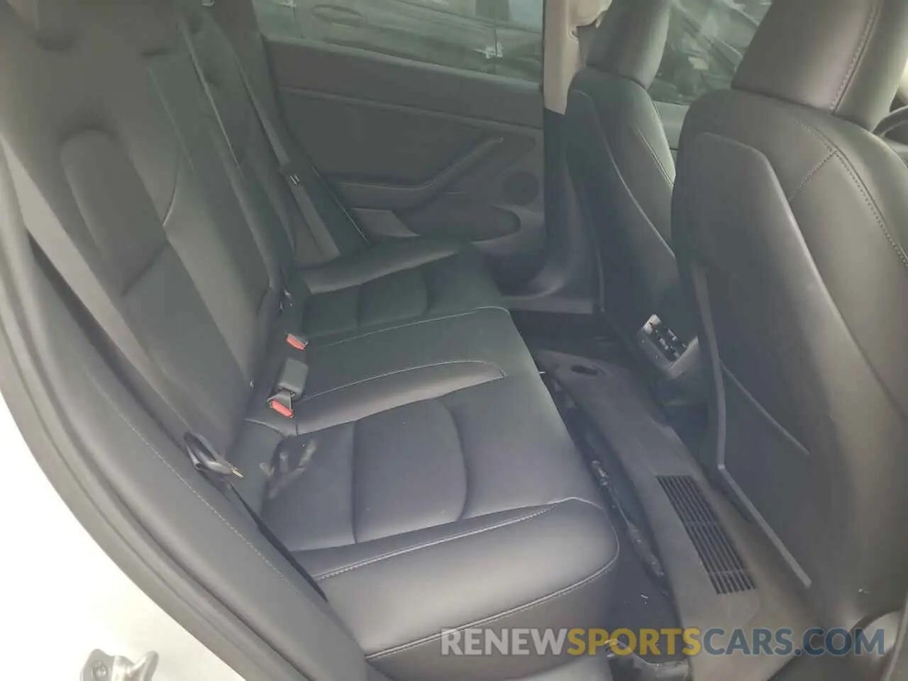 10 Photograph of a damaged car 5YJ3E1EB9PF634210 TESLA MODEL 3 2023