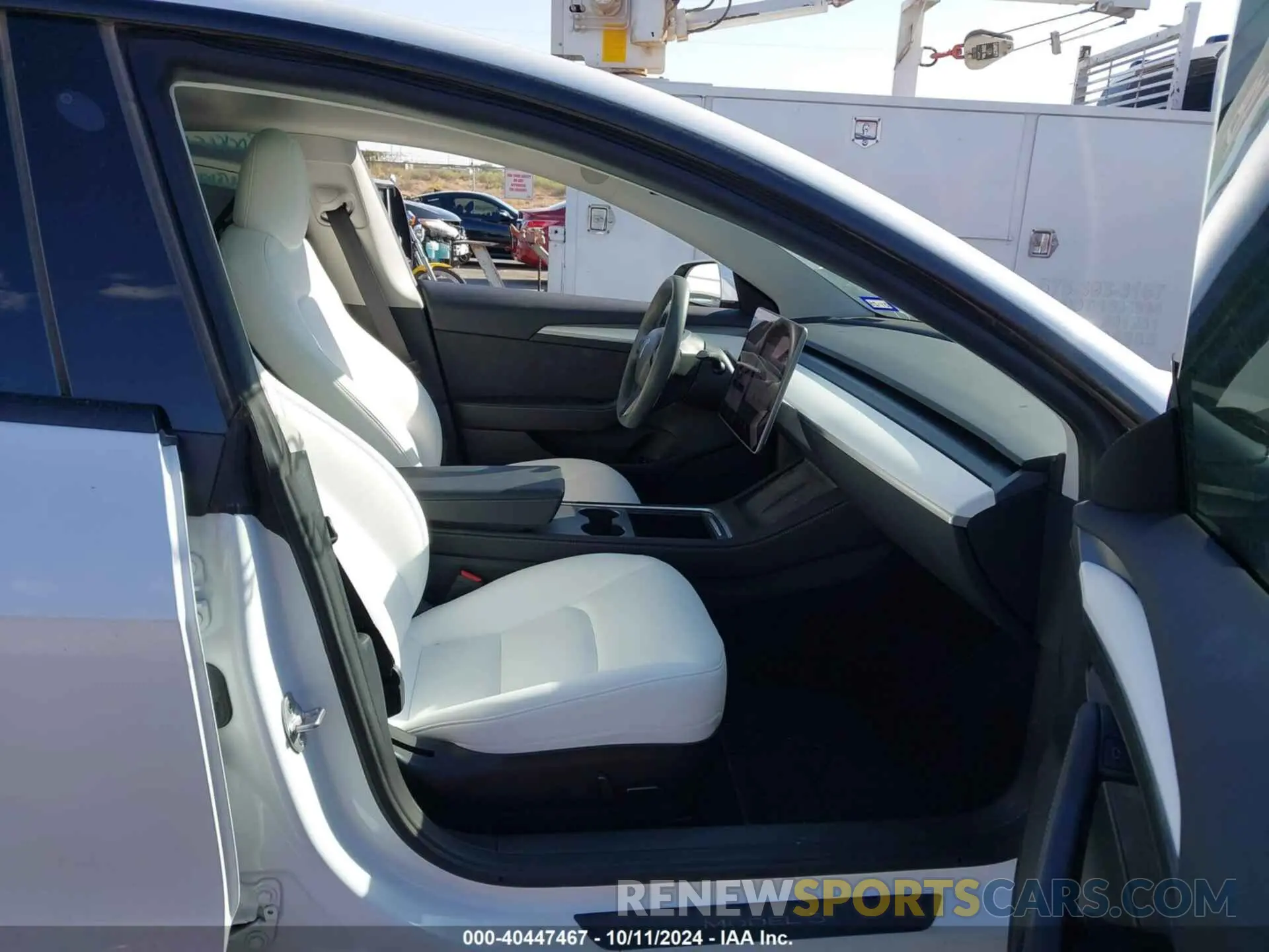 5 Photograph of a damaged car 5YJ3E1EB9PF675730 TESLA MODEL 3 2023