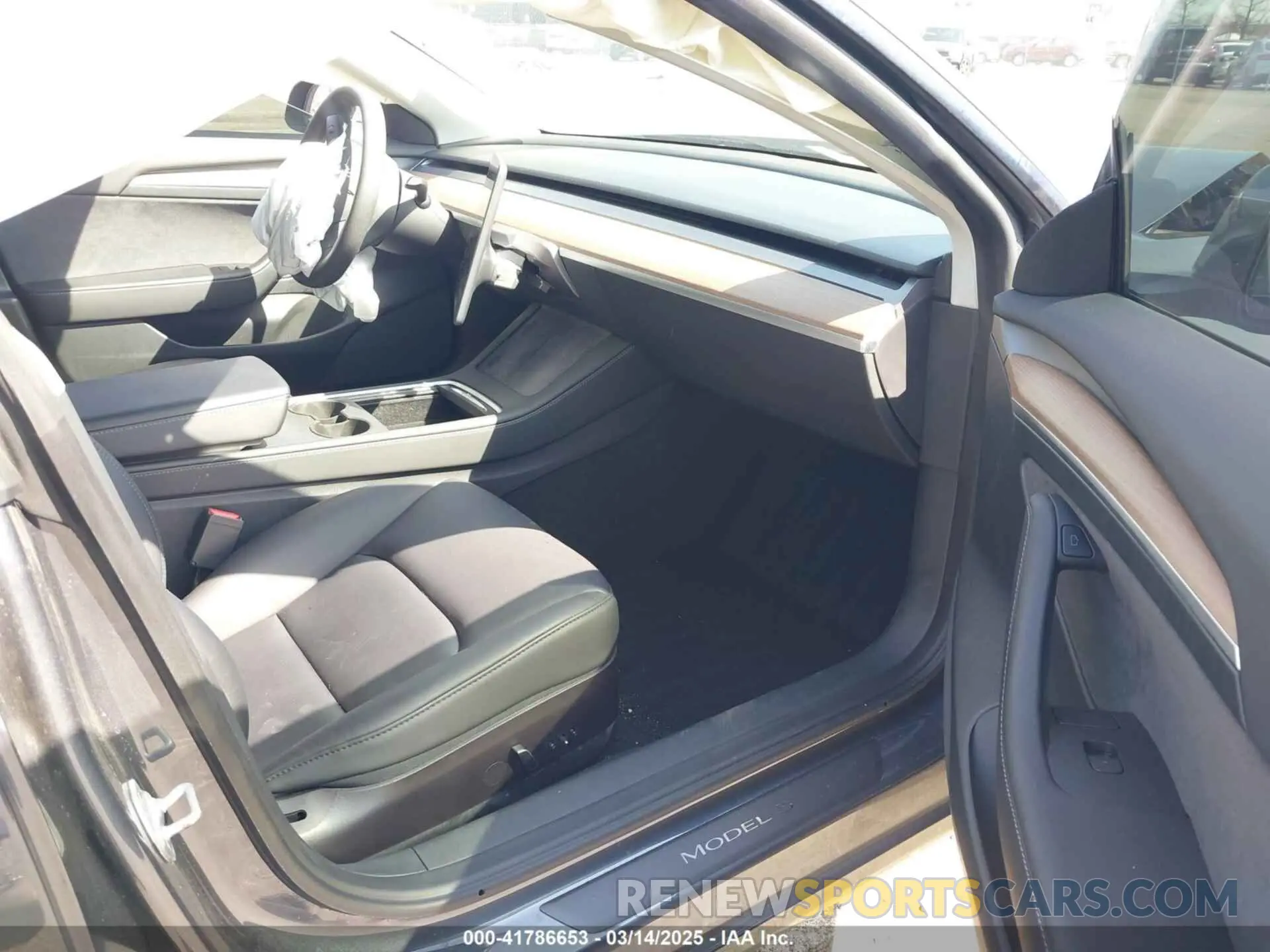 5 Photograph of a damaged car 5YJ3E1EBXPF391507 TESLA MODEL 3 2023