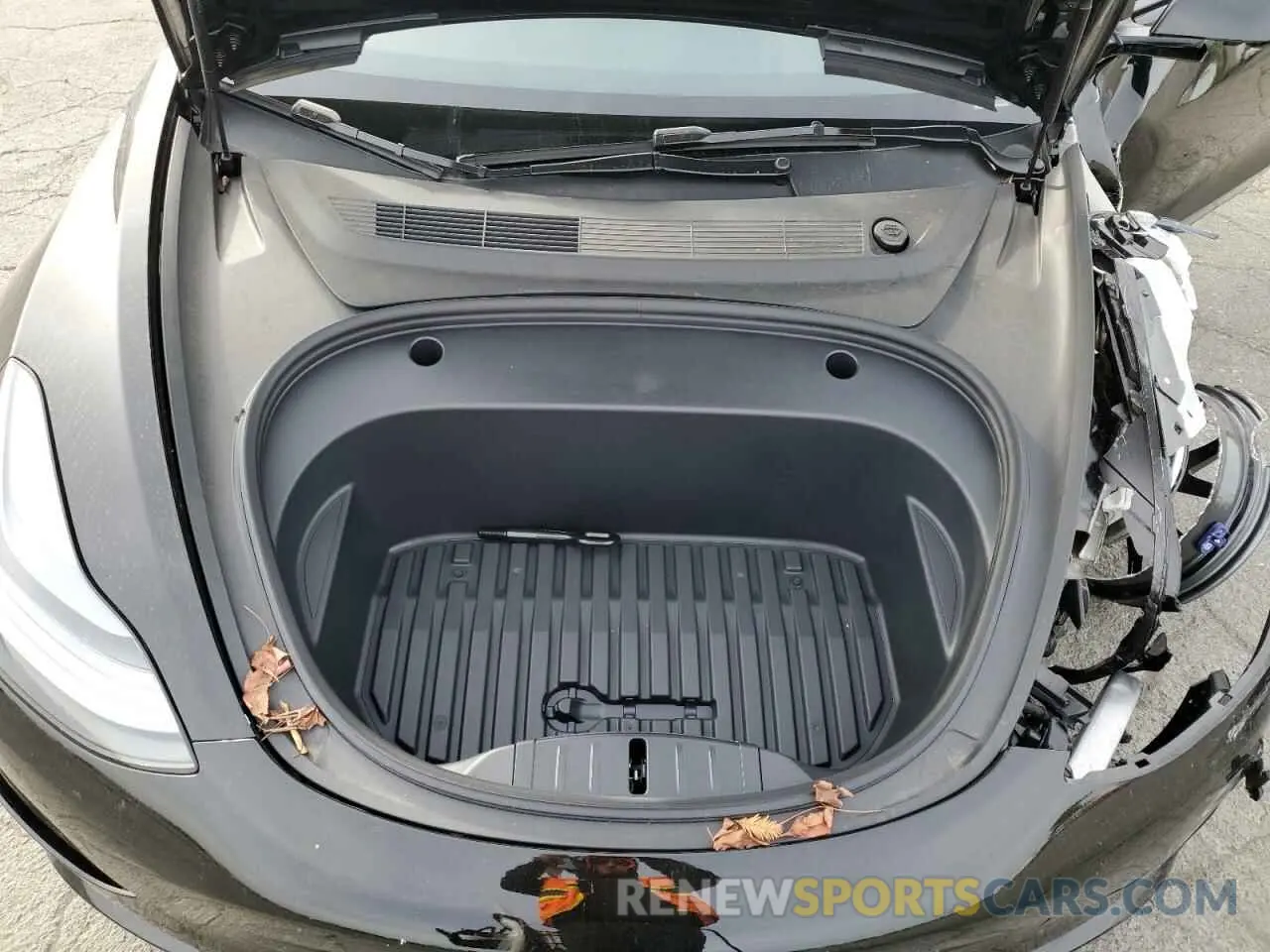 11 Photograph of a damaged car 5YJ3E1EBXPF633308 TESLA MODEL 3 2023