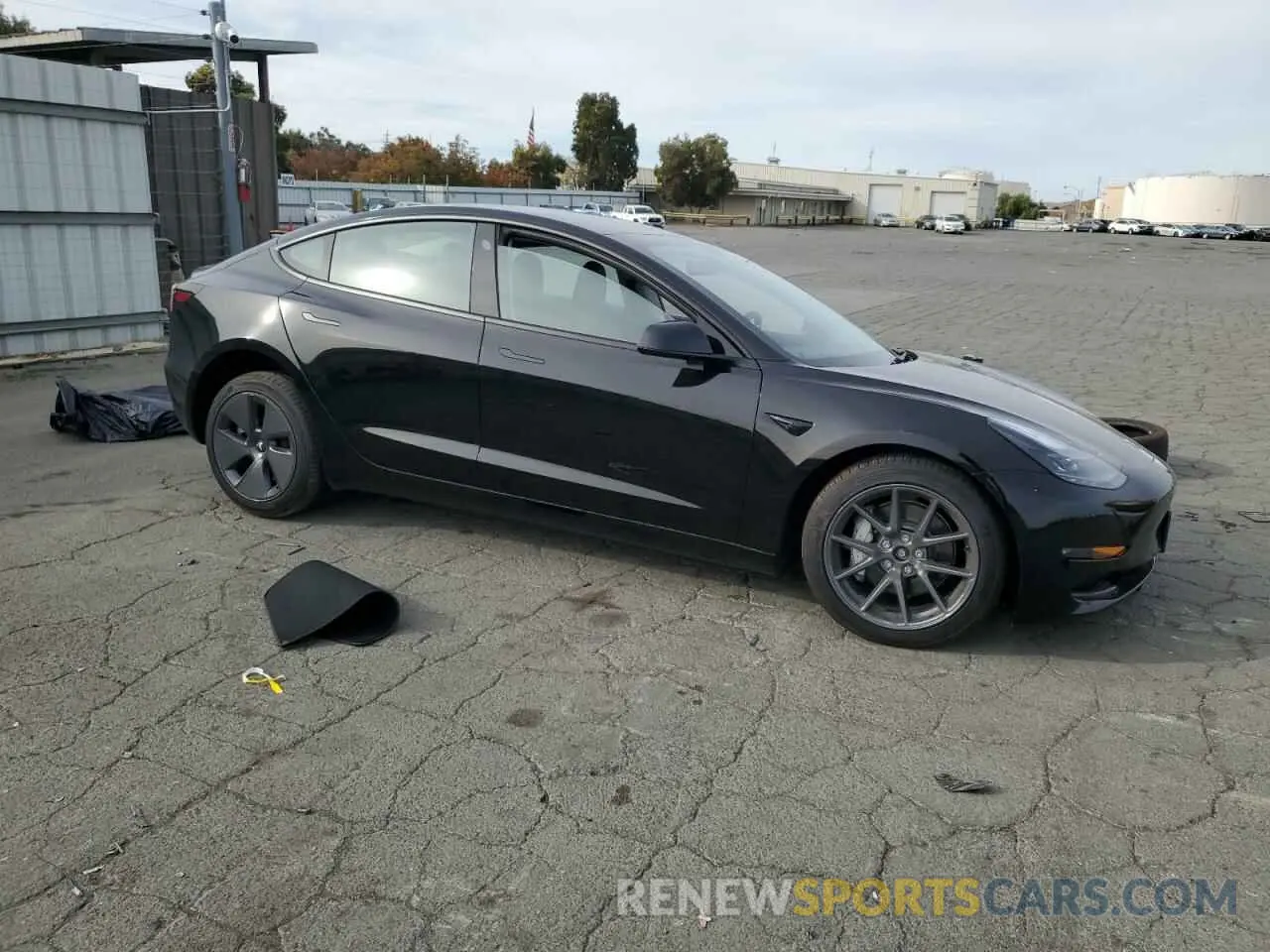 4 Photograph of a damaged car 5YJ3E1EBXPF633308 TESLA MODEL 3 2023
