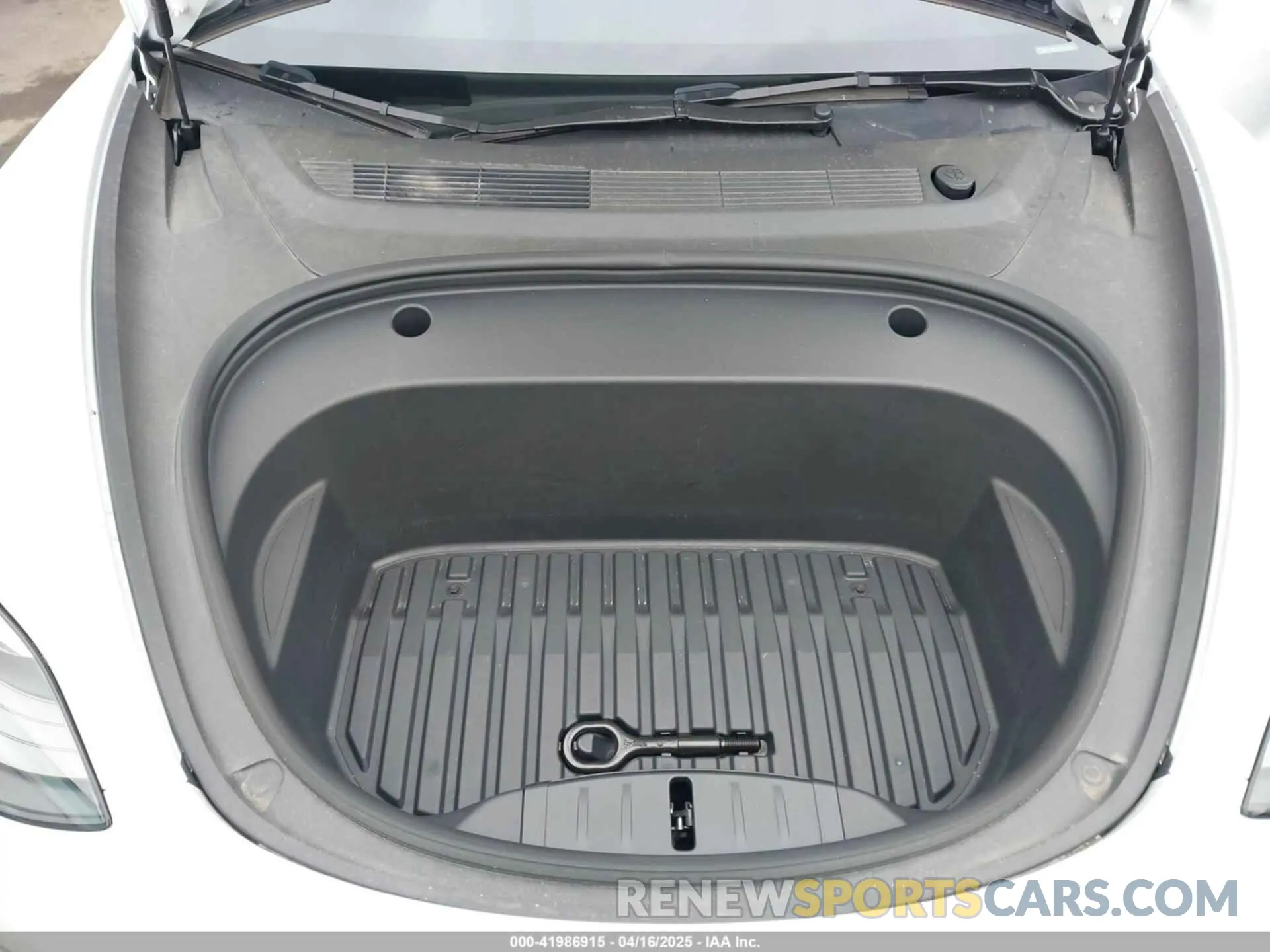 10 Photograph of a damaged car 5YJ3E1EBXPF712235 TESLA MODEL 3 2023