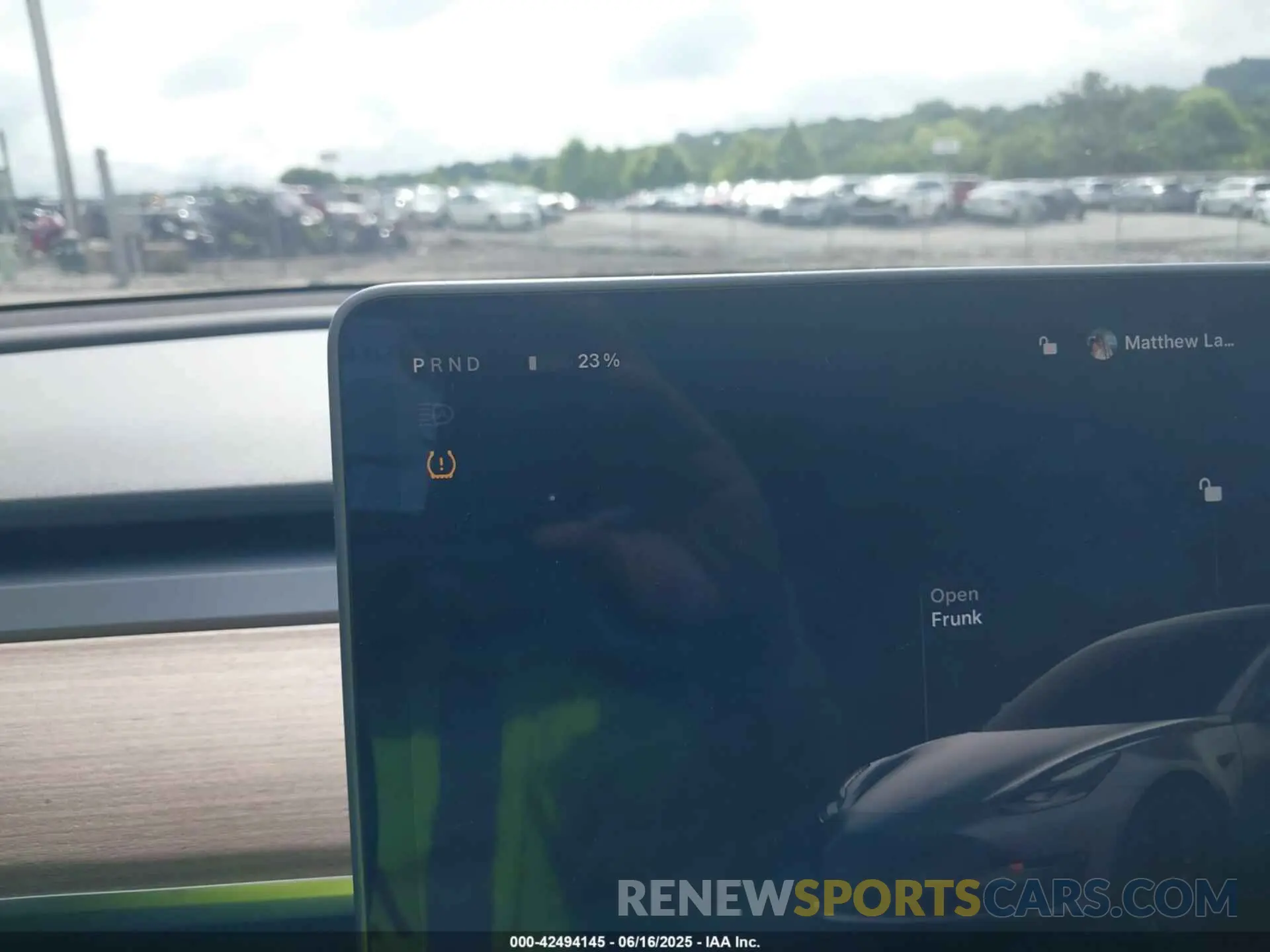 17 Photograph of a damaged car 5YJ3E1EC0PF399284 TESLA MODEL 3 2023