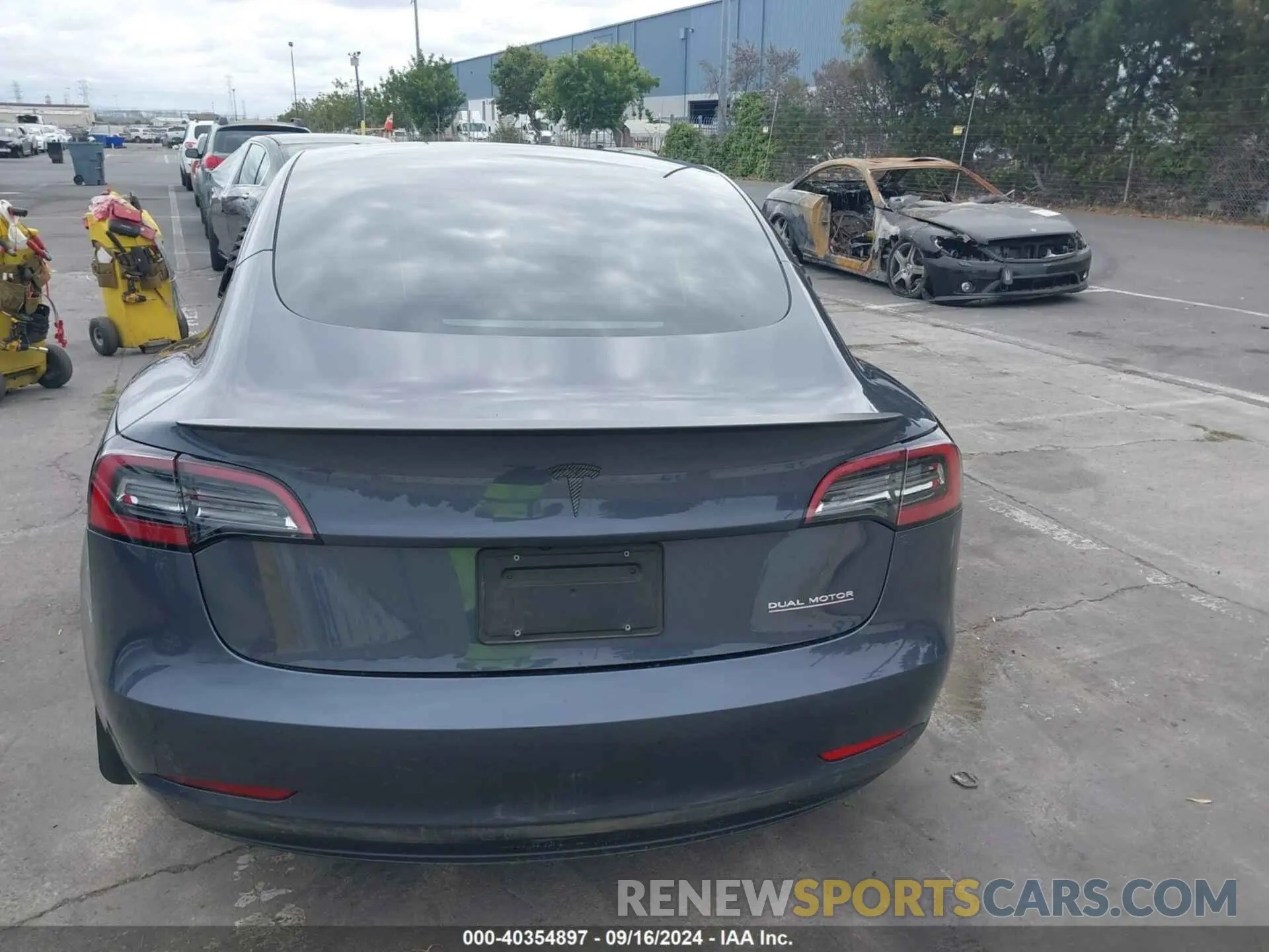 15 Photograph of a damaged car 5YJ3E1EC0PF498784 TESLA MODEL 3 2023