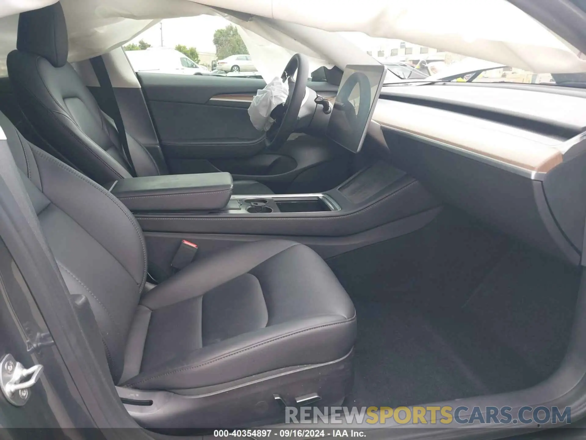 5 Photograph of a damaged car 5YJ3E1EC0PF498784 TESLA MODEL 3 2023