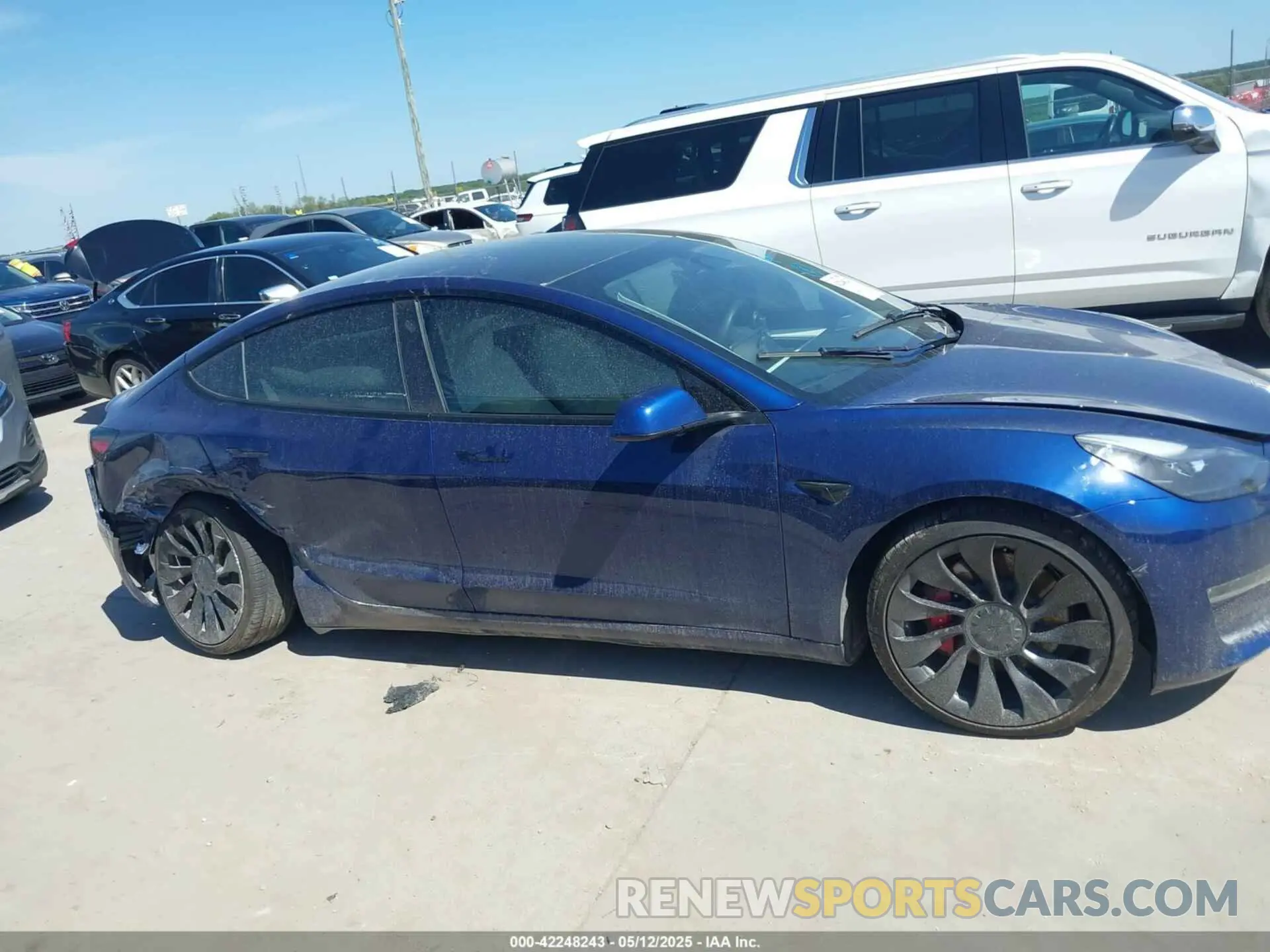 14 Photograph of a damaged car 5YJ3E1EC0PF579218 TESLA MODEL 3 2023