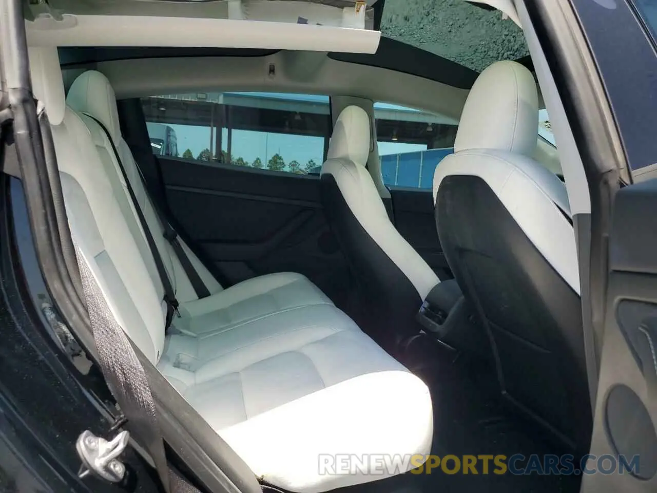 10 Photograph of a damaged car 5YJ3E1EC0PF591837 TESLA MODEL 3 2023