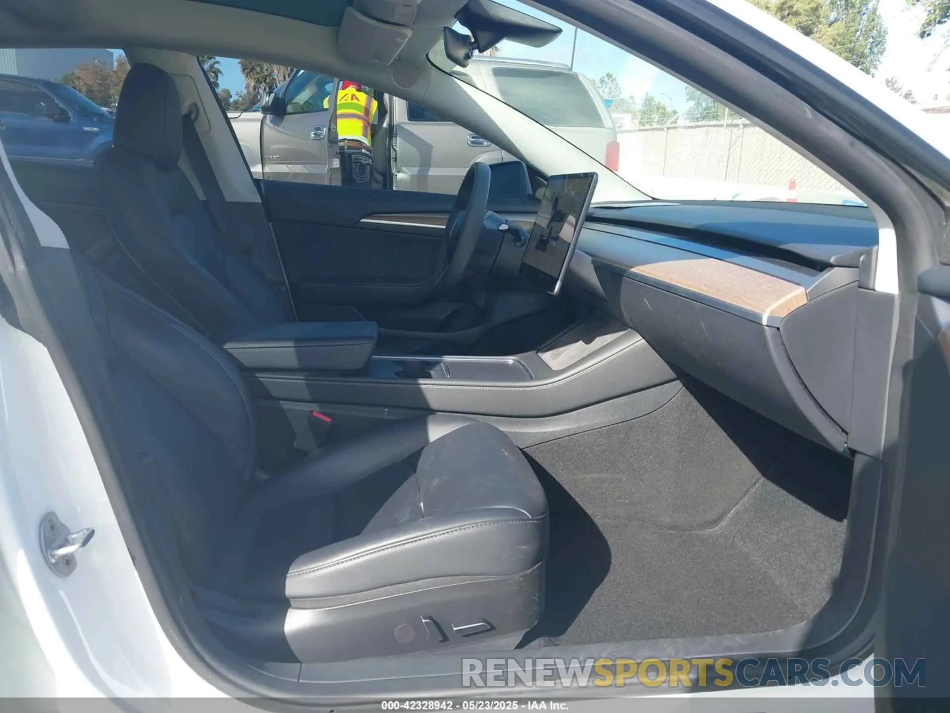 5 Photograph of a damaged car 5YJ3E1EC1PF608354 TESLA MODEL 3 2023