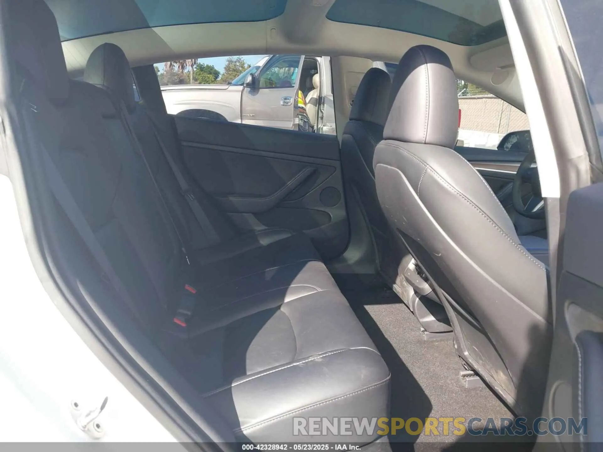8 Photograph of a damaged car 5YJ3E1EC1PF608354 TESLA MODEL 3 2023