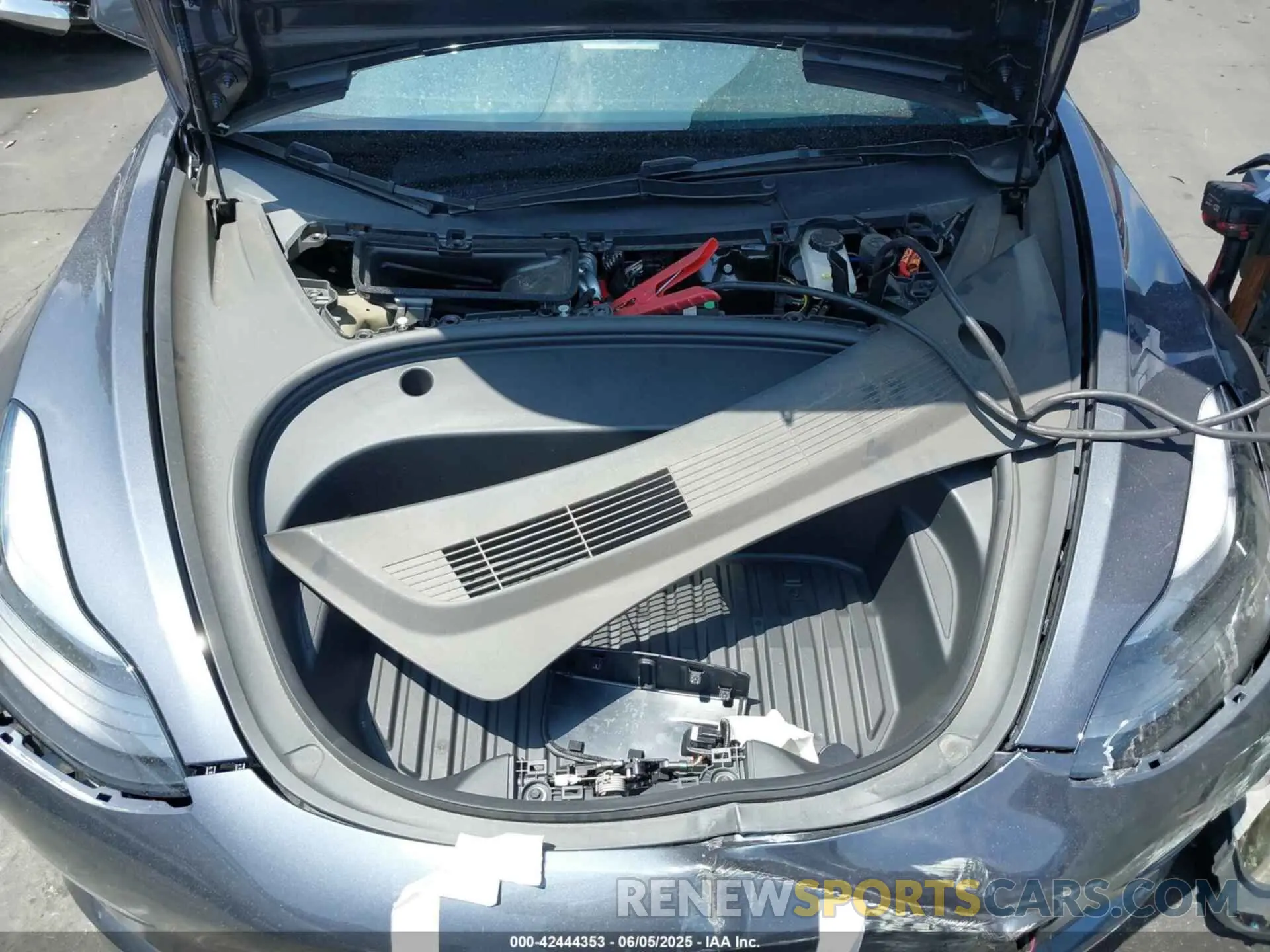 10 Photograph of a damaged car 5YJ3E1EC1PF706557 TESLA MODEL 3 2023