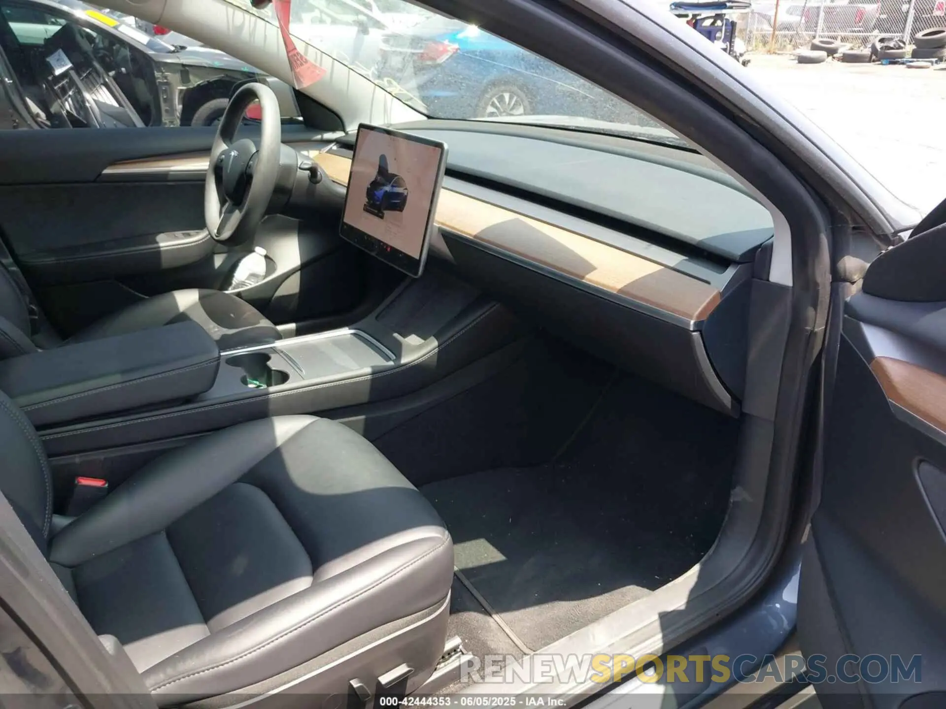 5 Photograph of a damaged car 5YJ3E1EC1PF706557 TESLA MODEL 3 2023