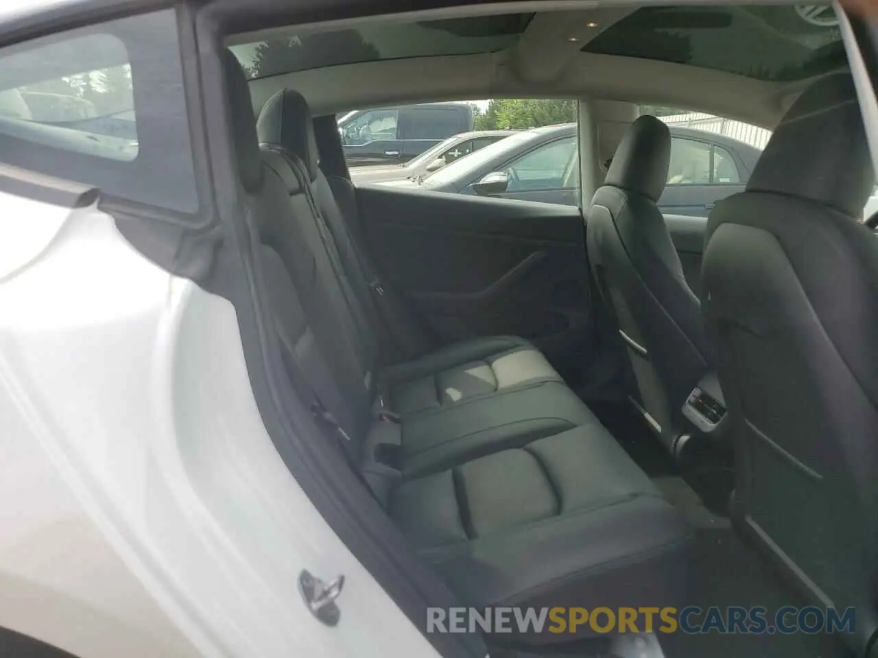 10 Photograph of a damaged car 5YJ3E1EC1PF709488 TESLA MODEL 3 2023