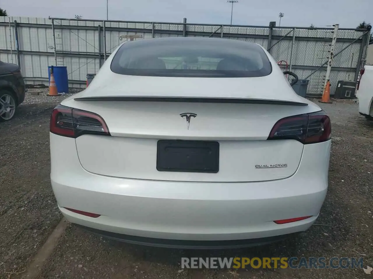 6 Photograph of a damaged car 5YJ3E1EC1PF709488 TESLA MODEL 3 2023