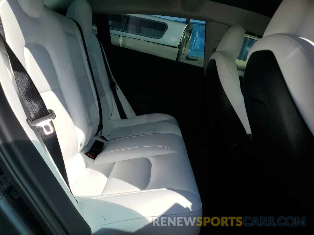 10 Photograph of a damaged car 5YJ3E1EC2PF673505 TESLA MODEL 3 2023