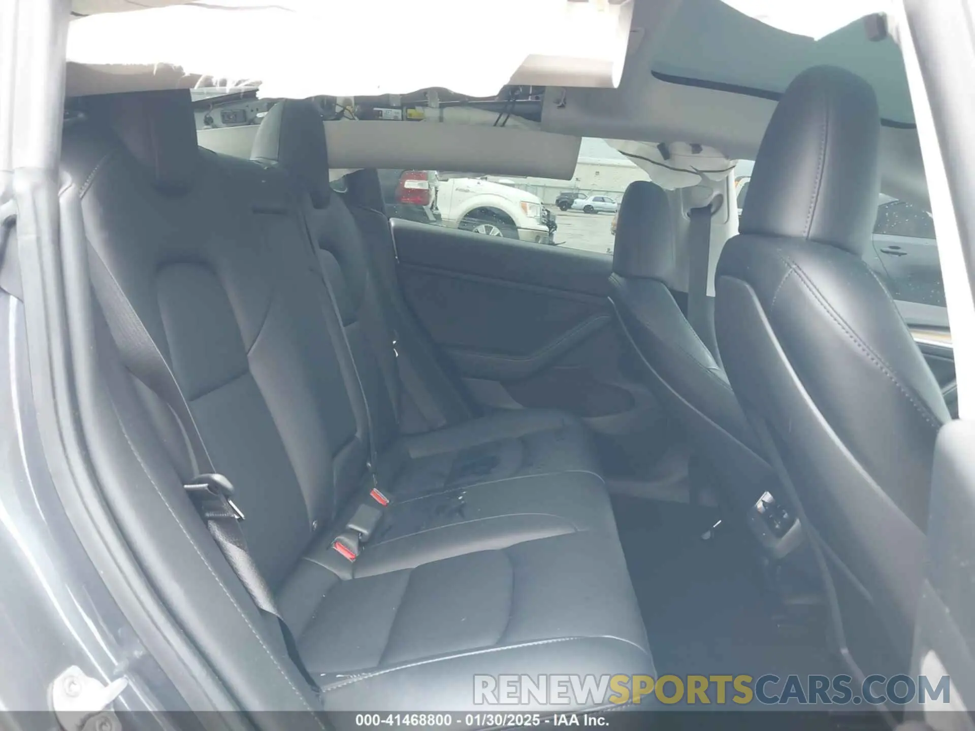 8 Photograph of a damaged car 5YJ3E1EC3PF577351 TESLA MODEL 3 2023