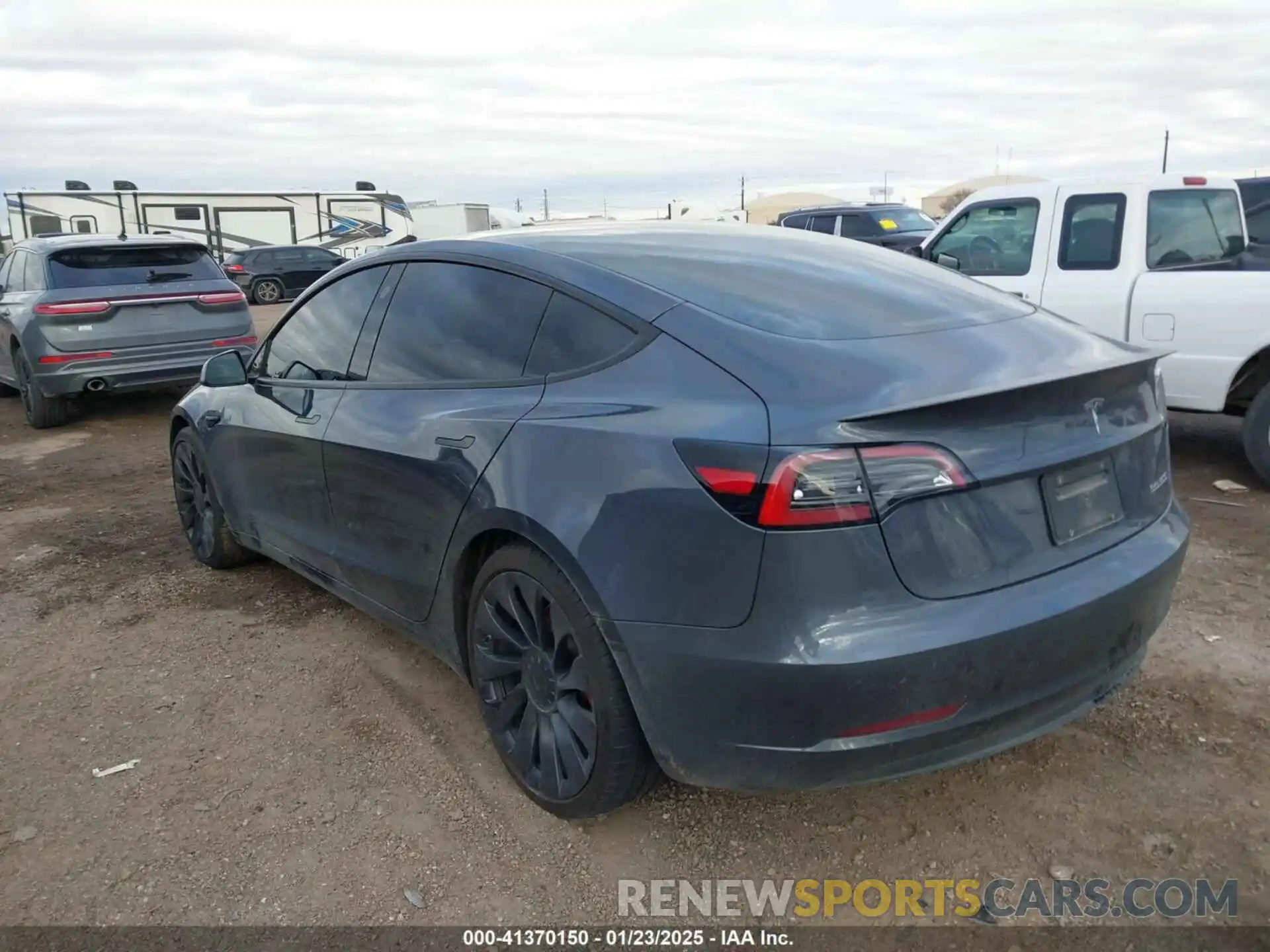 14 Photograph of a damaged car 5YJ3E1EC3PF637385 TESLA MODEL 3 2023