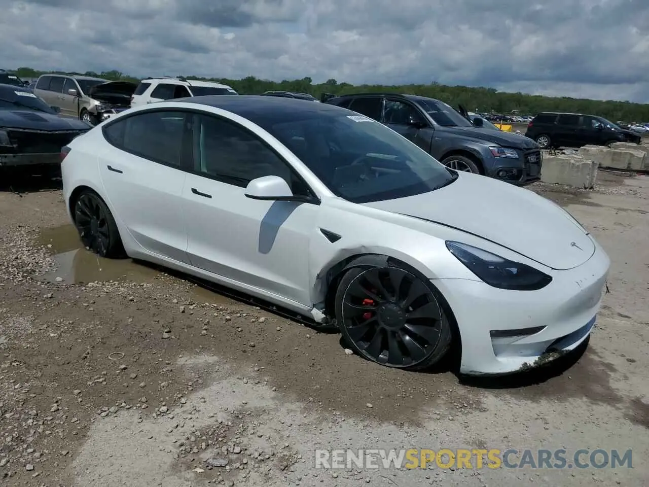4 Photograph of a damaged car 5YJ3E1EC3PF675246 TESLA MODEL 3 2023