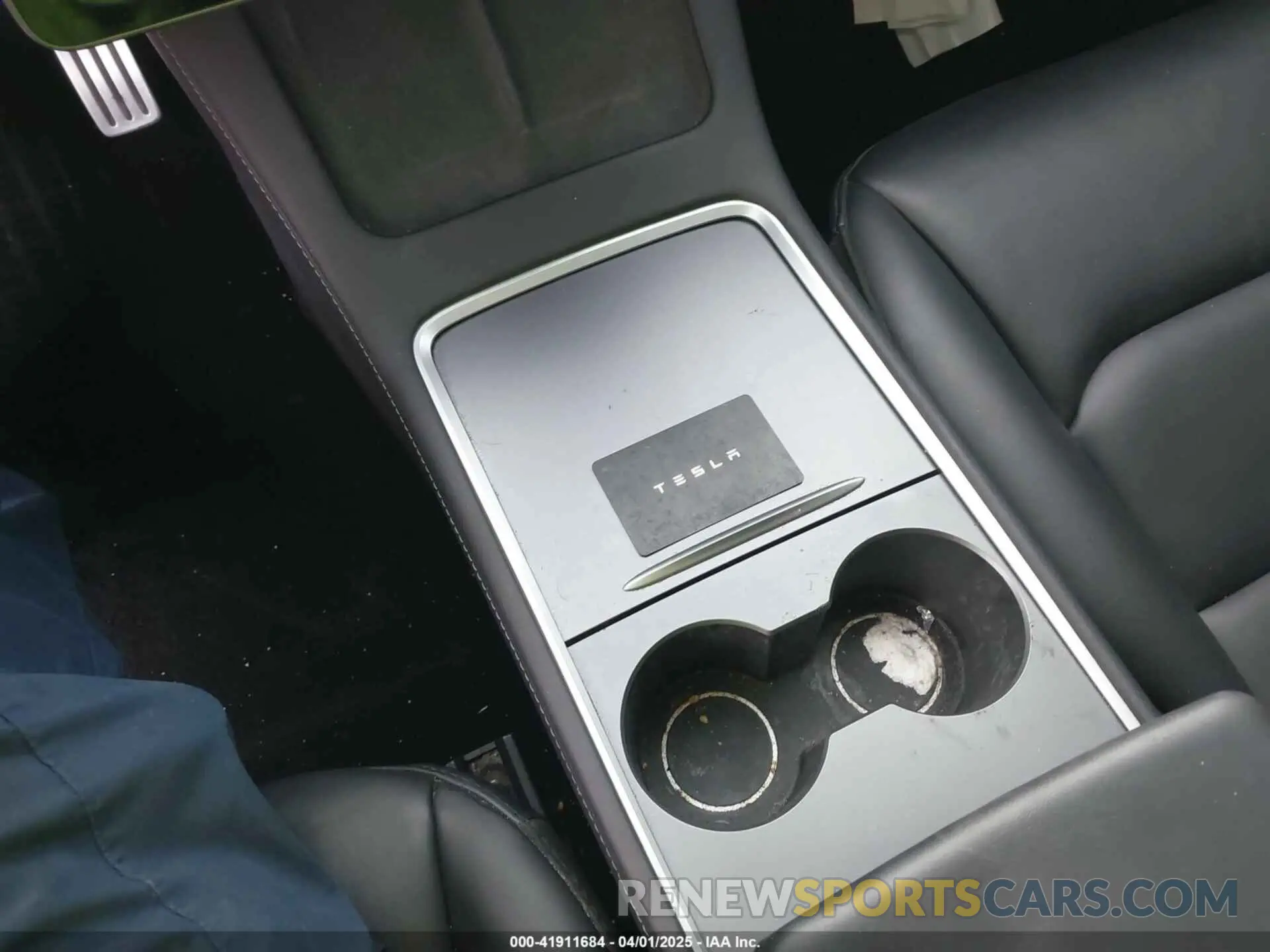 11 Photograph of a damaged car 5YJ3E1EC3PF716085 TESLA MODEL 3 2023