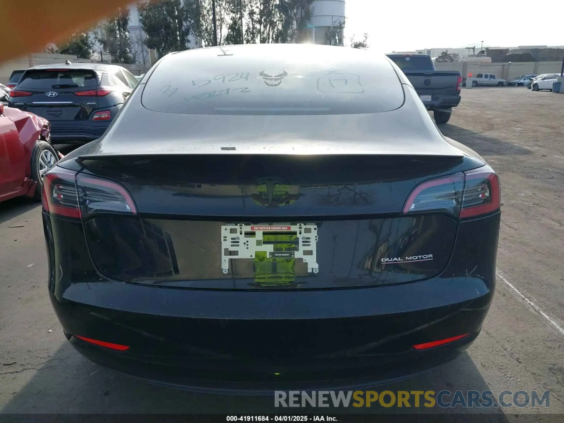 17 Photograph of a damaged car 5YJ3E1EC3PF716085 TESLA MODEL 3 2023