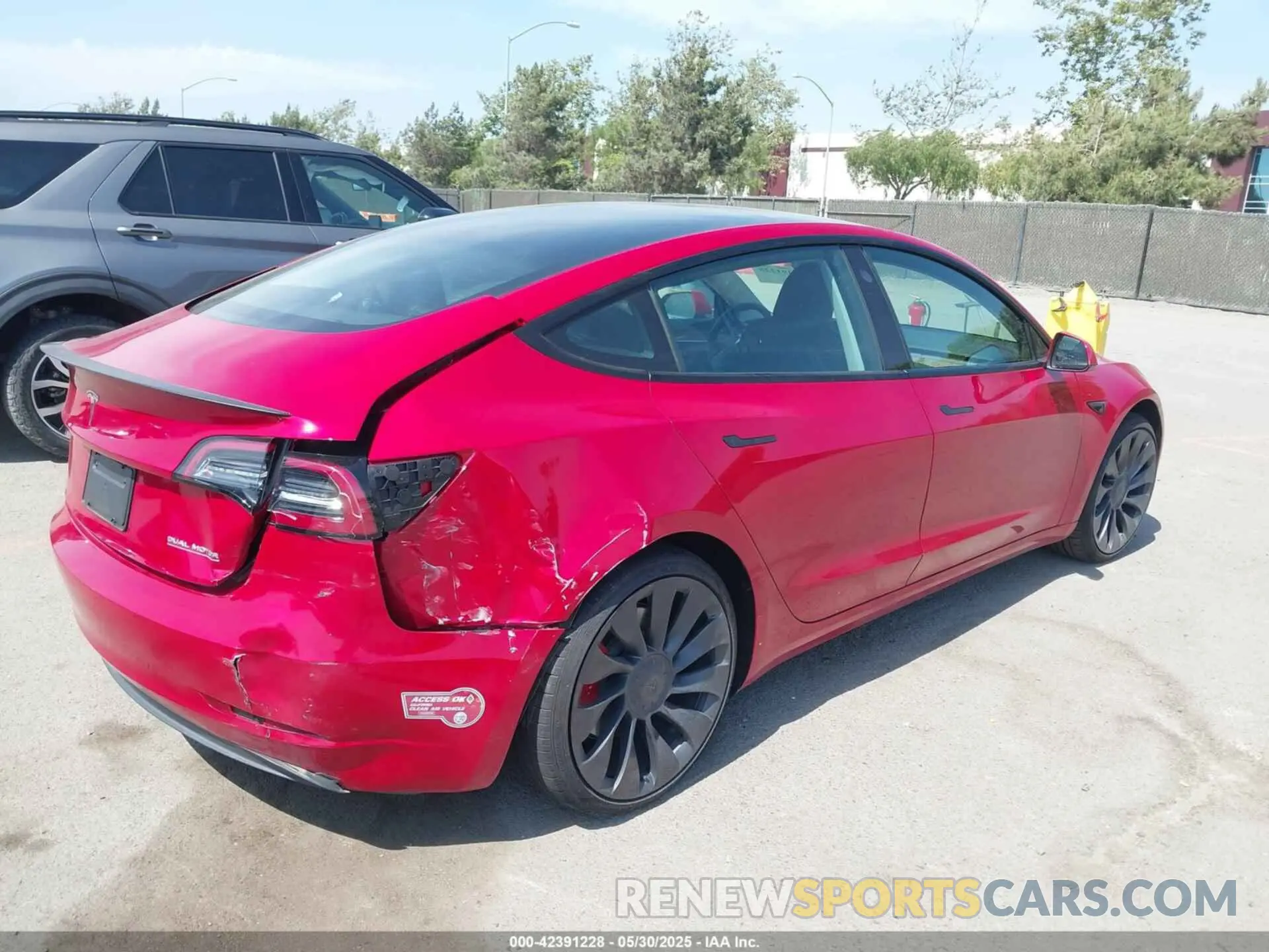 4 Photograph of a damaged car 5YJ3E1EC4PF393777 TESLA MODEL 3 2023
